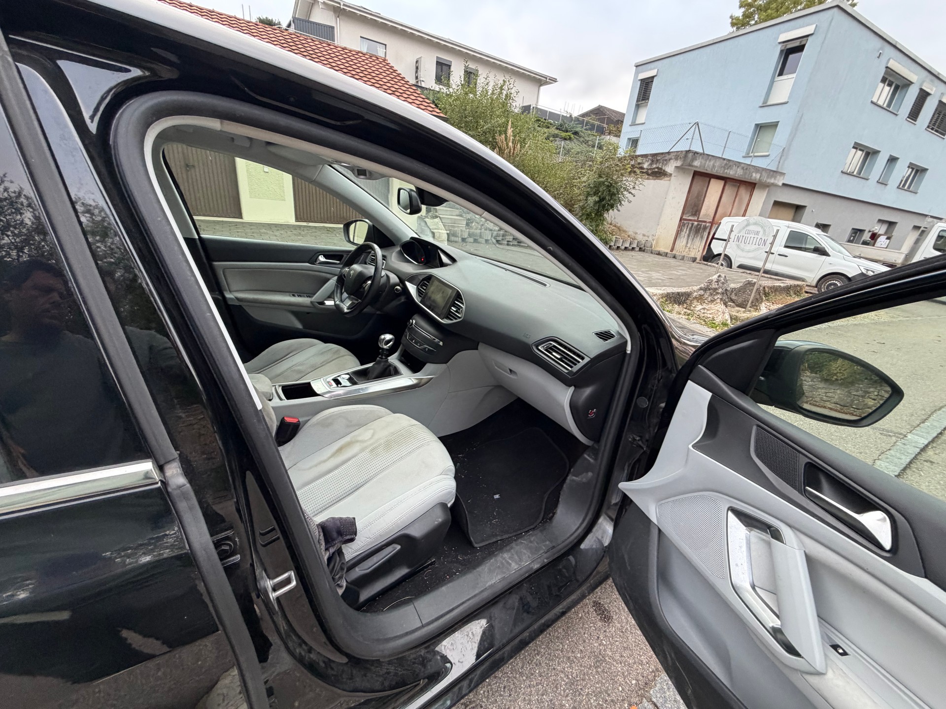 PEUGEOT 308 1.6 THP Allure-image-9