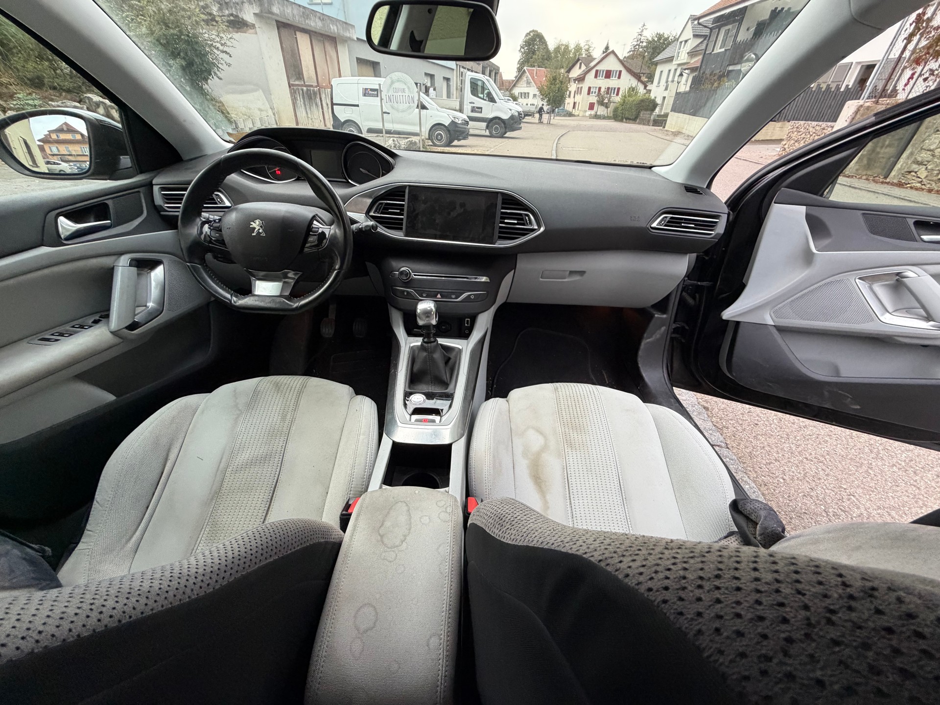 PEUGEOT 308 1.6 THP Allure-image-10