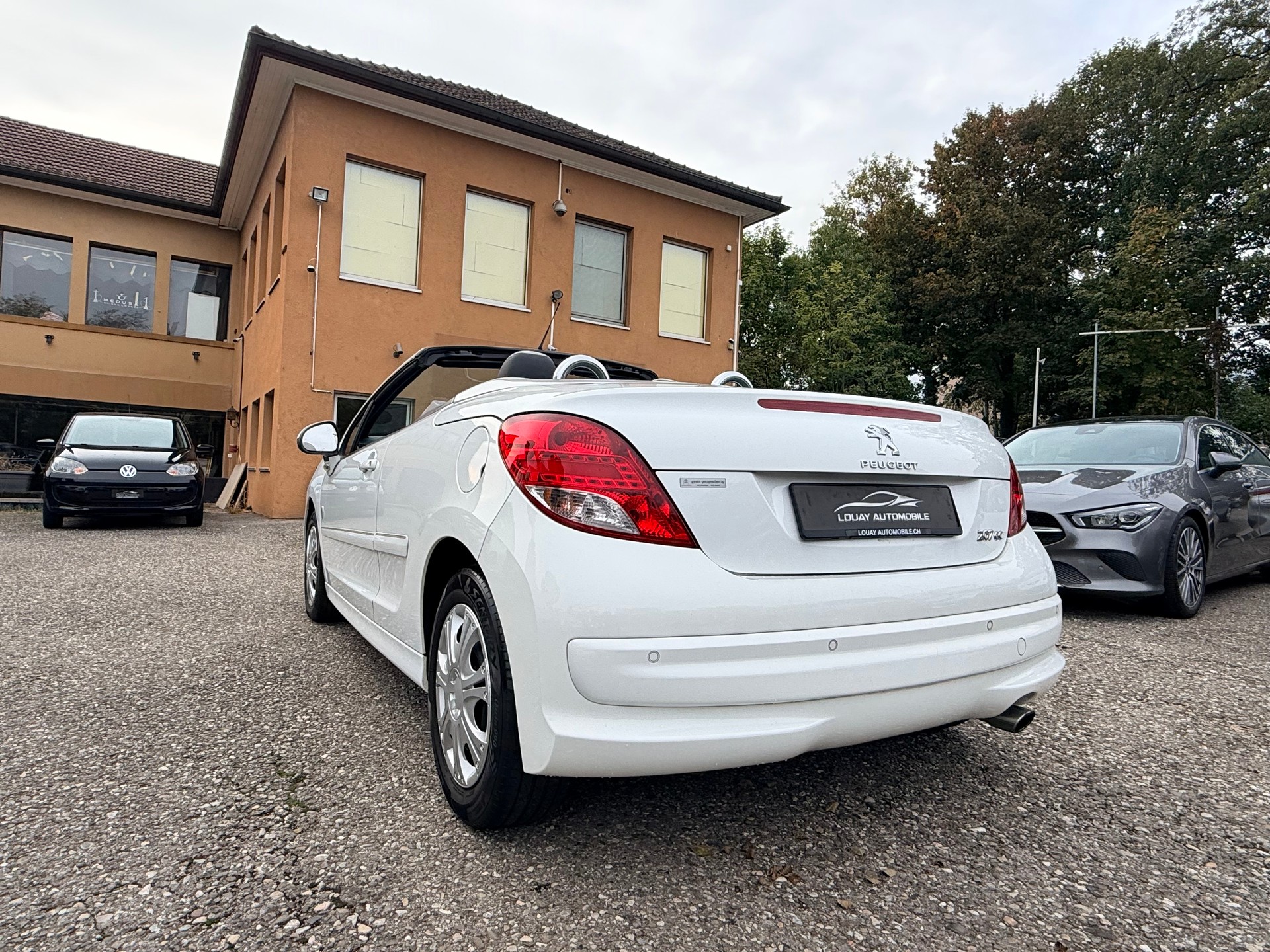 PEUGEOT 207 CC 1.6 16V Turbo Roland Garros-image-18