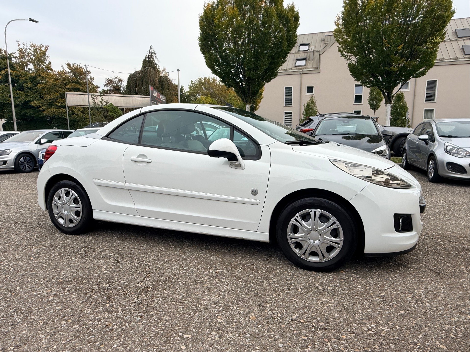 PEUGEOT 207 CC 1.6 16V Turbo Roland Garros-image-3