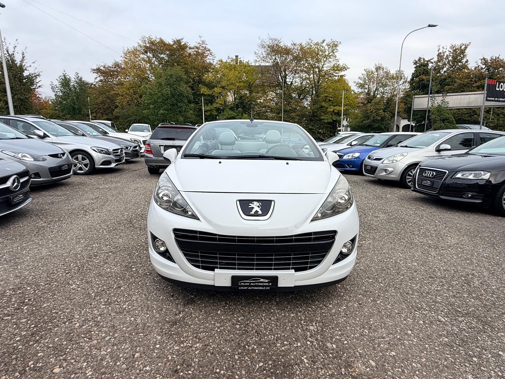 PEUGEOT 207 CC 1.6 16V Turbo Roland Garros-image-6