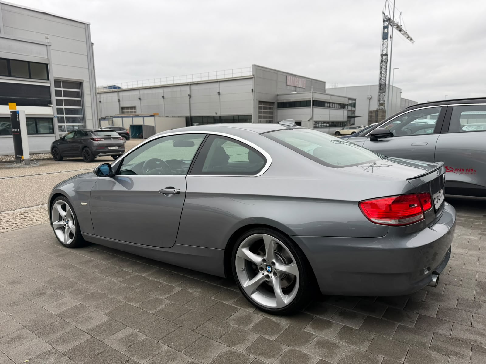 BMW 335i Coupé-image-7