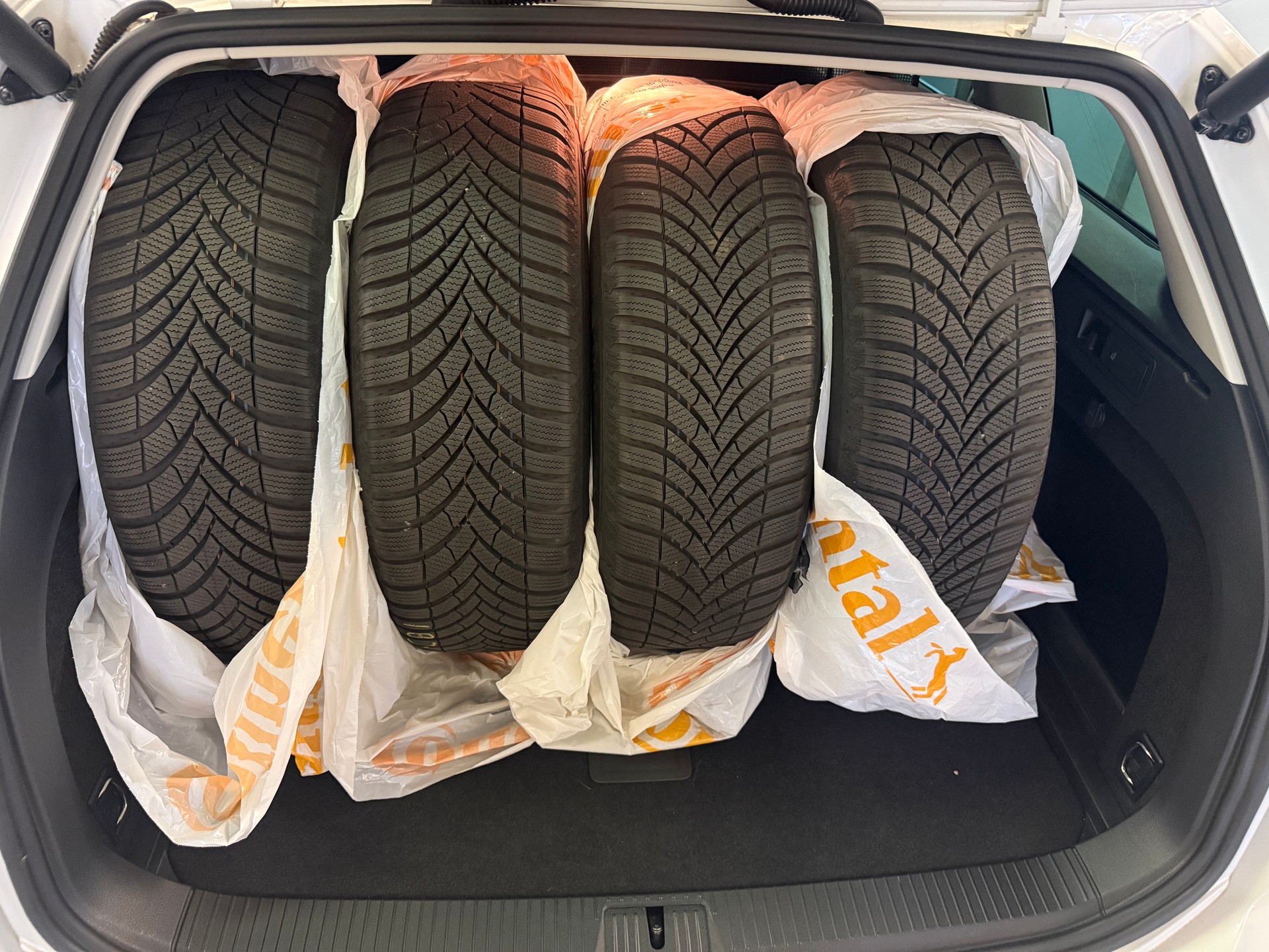 VW Passat 2.0 TDI BMT Business 4Motion DSG *R Line*-image-18
