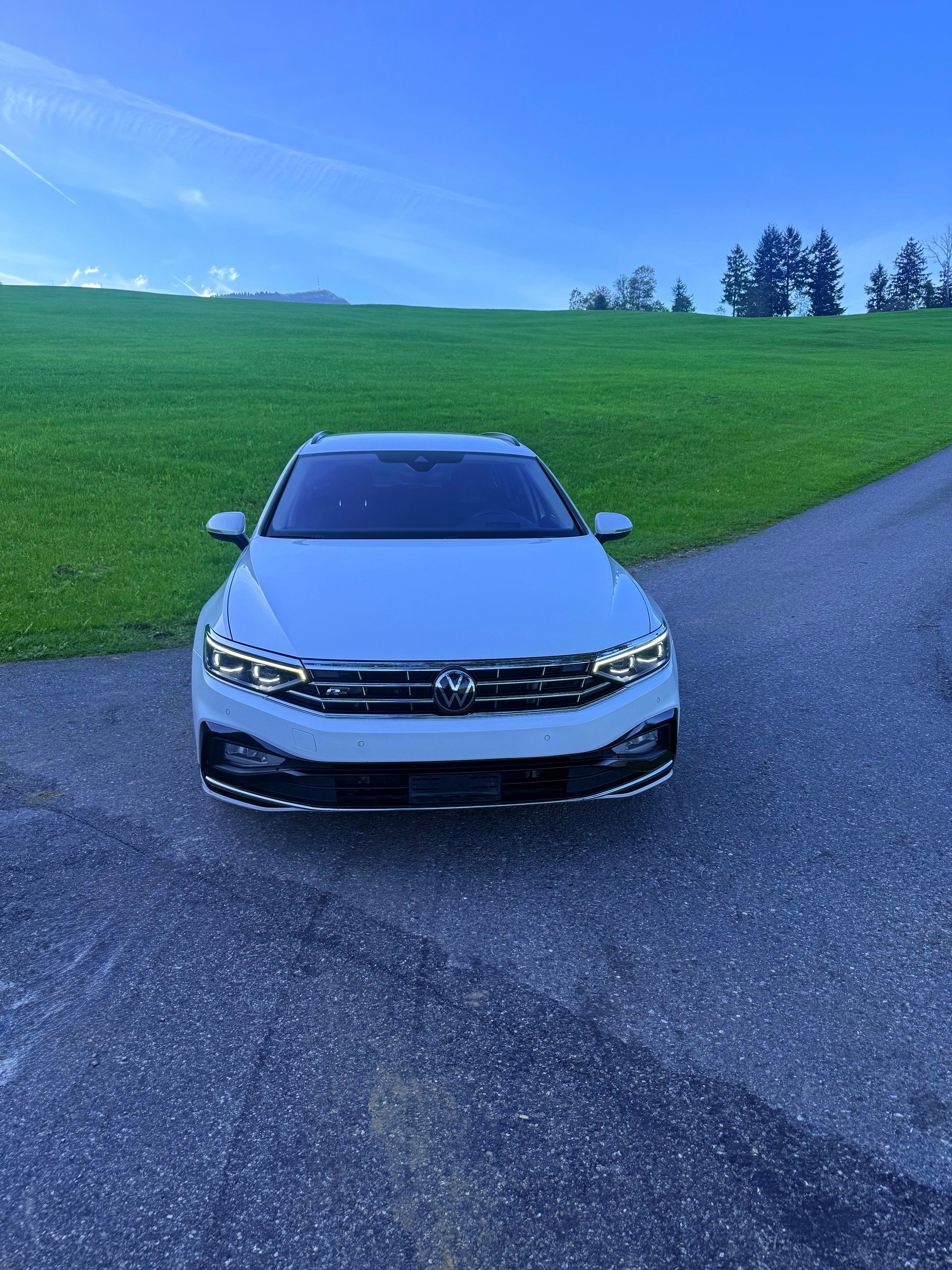 VW Passat 2.0 TDI BMT Business 4Motion DSG *R Line*-image-1