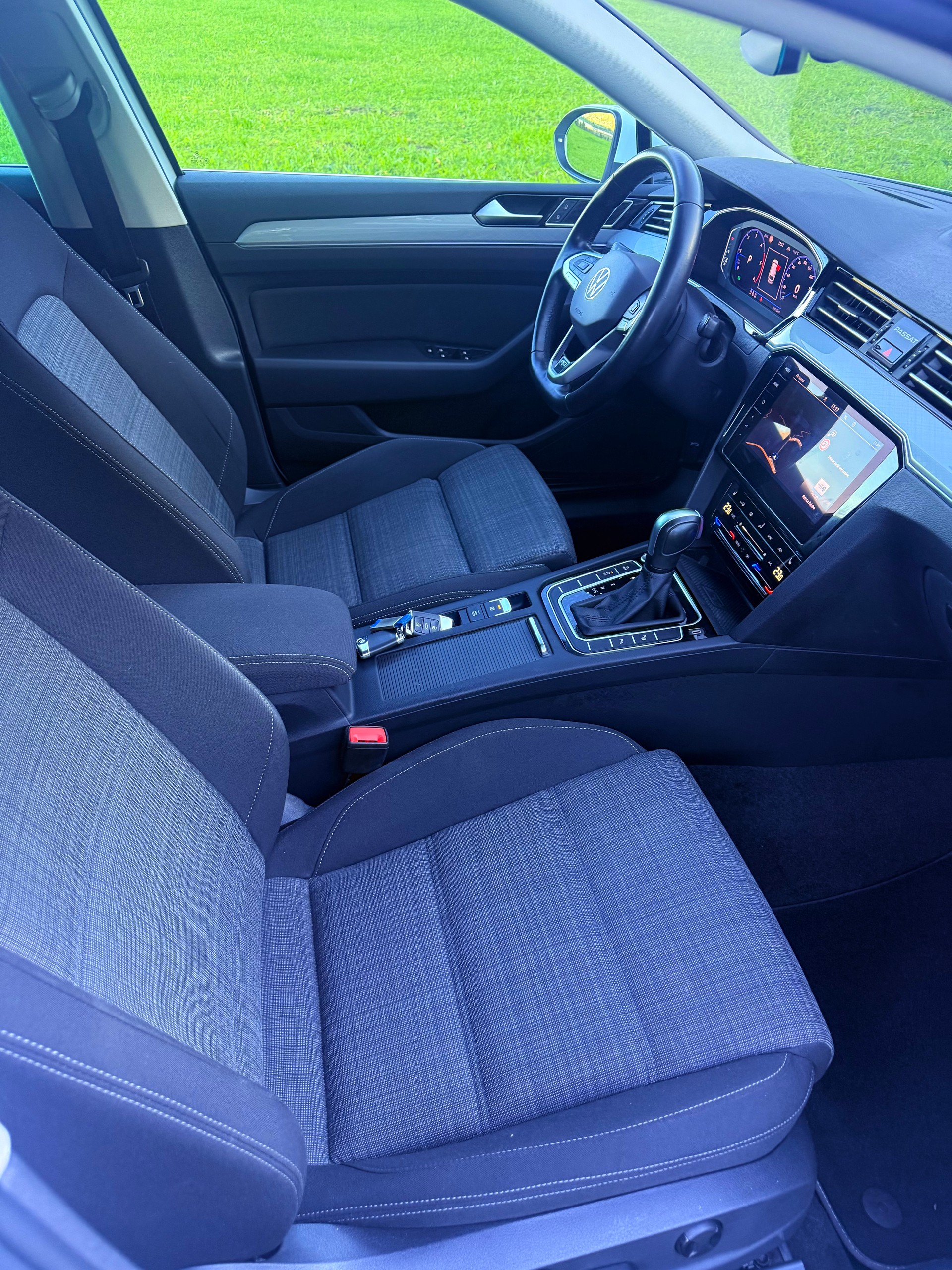 VW Passat 2.0 TDI BMT Business 4Motion DSG *R Line*-image-17