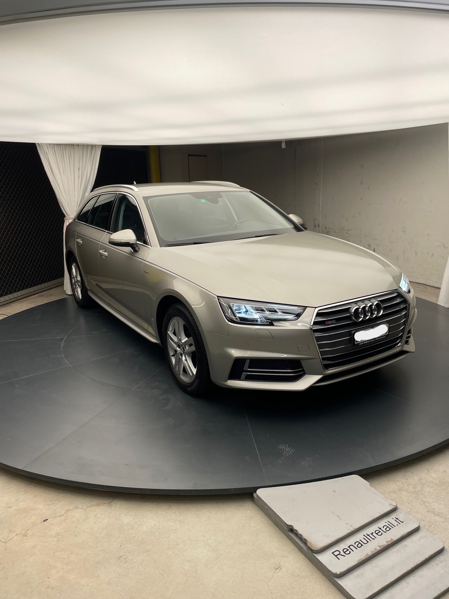 AUDI A4 Avant 2.0 TFSI S-tronic-image-11
