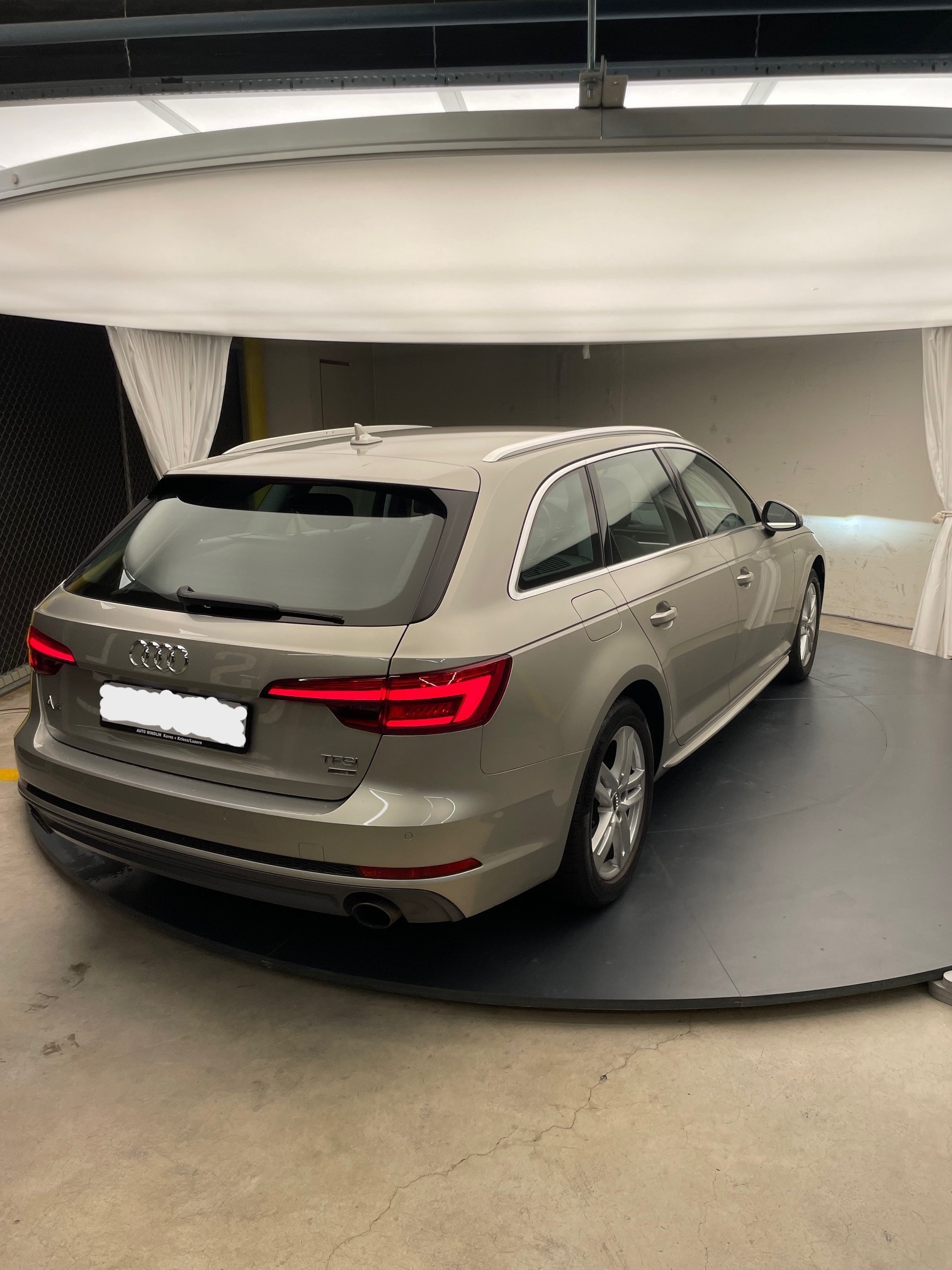 AUDI A4 Avant 2.0 TFSI S-tronic-image-12