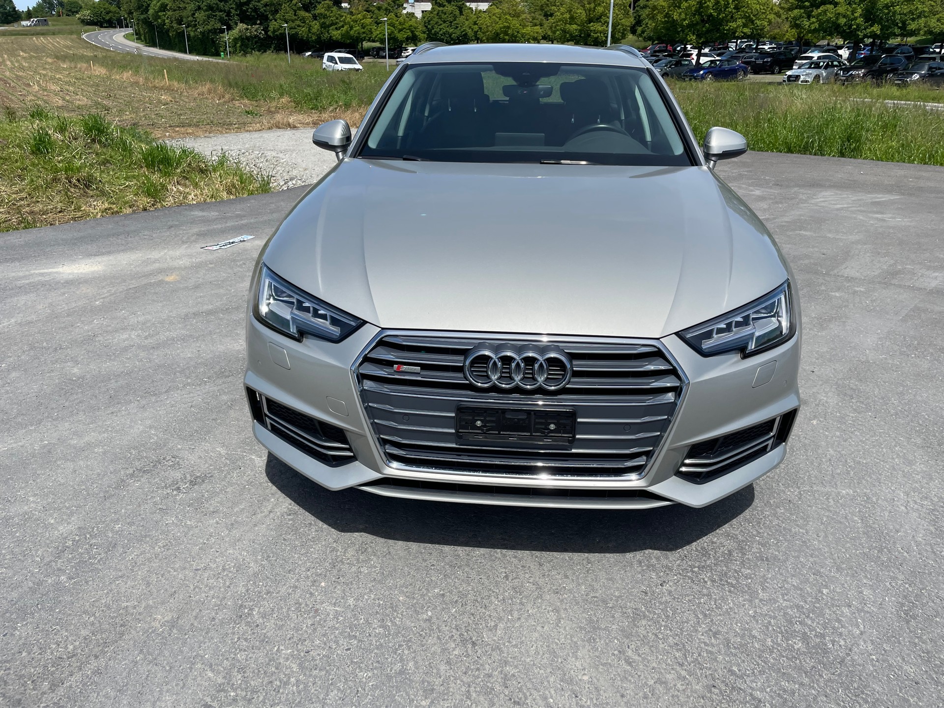 AUDI A4 Avant 2.0 TFSI S-tronic-image-9