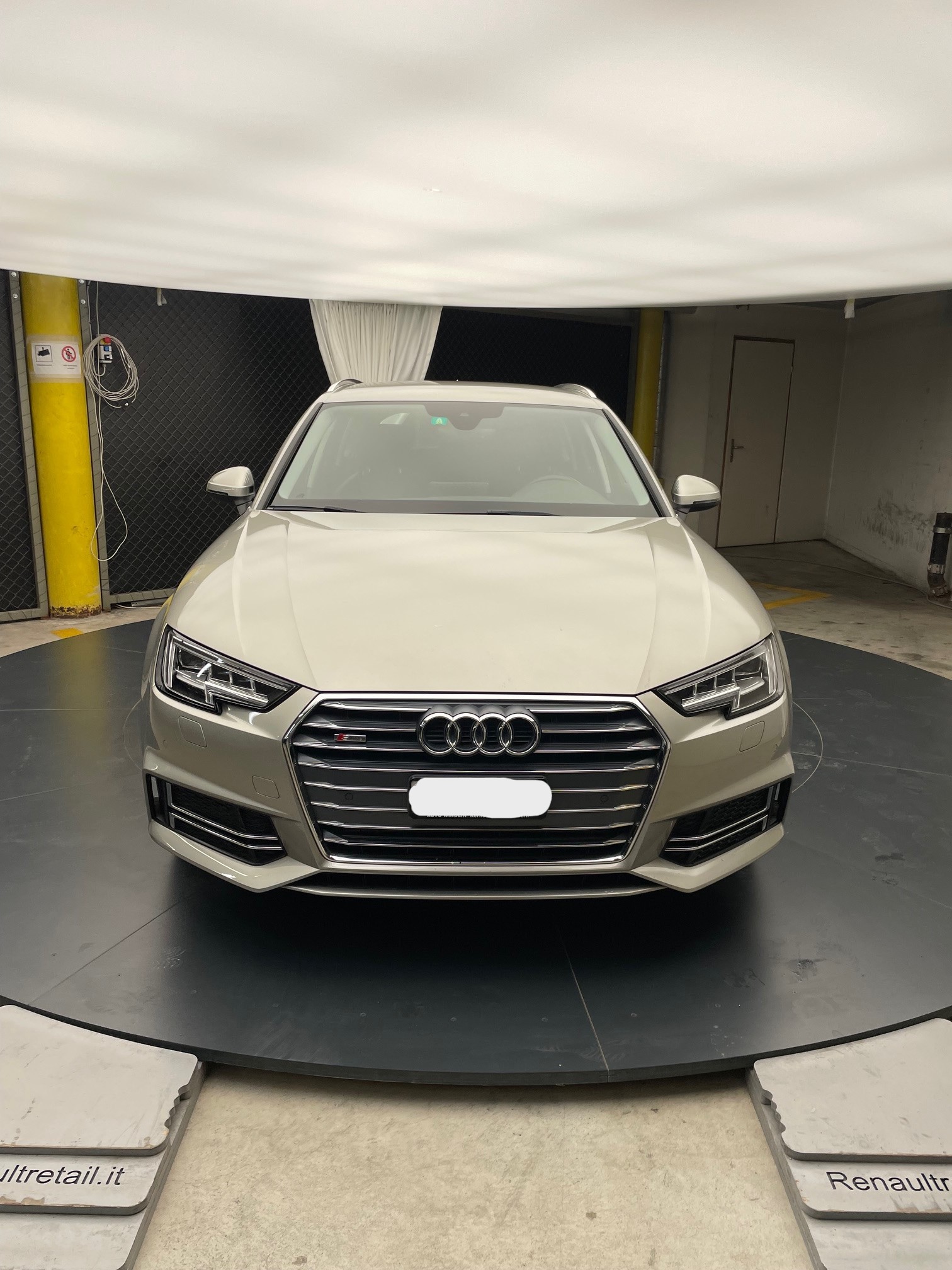AUDI A4 Avant 2.0 TFSI S-tronic-image-13