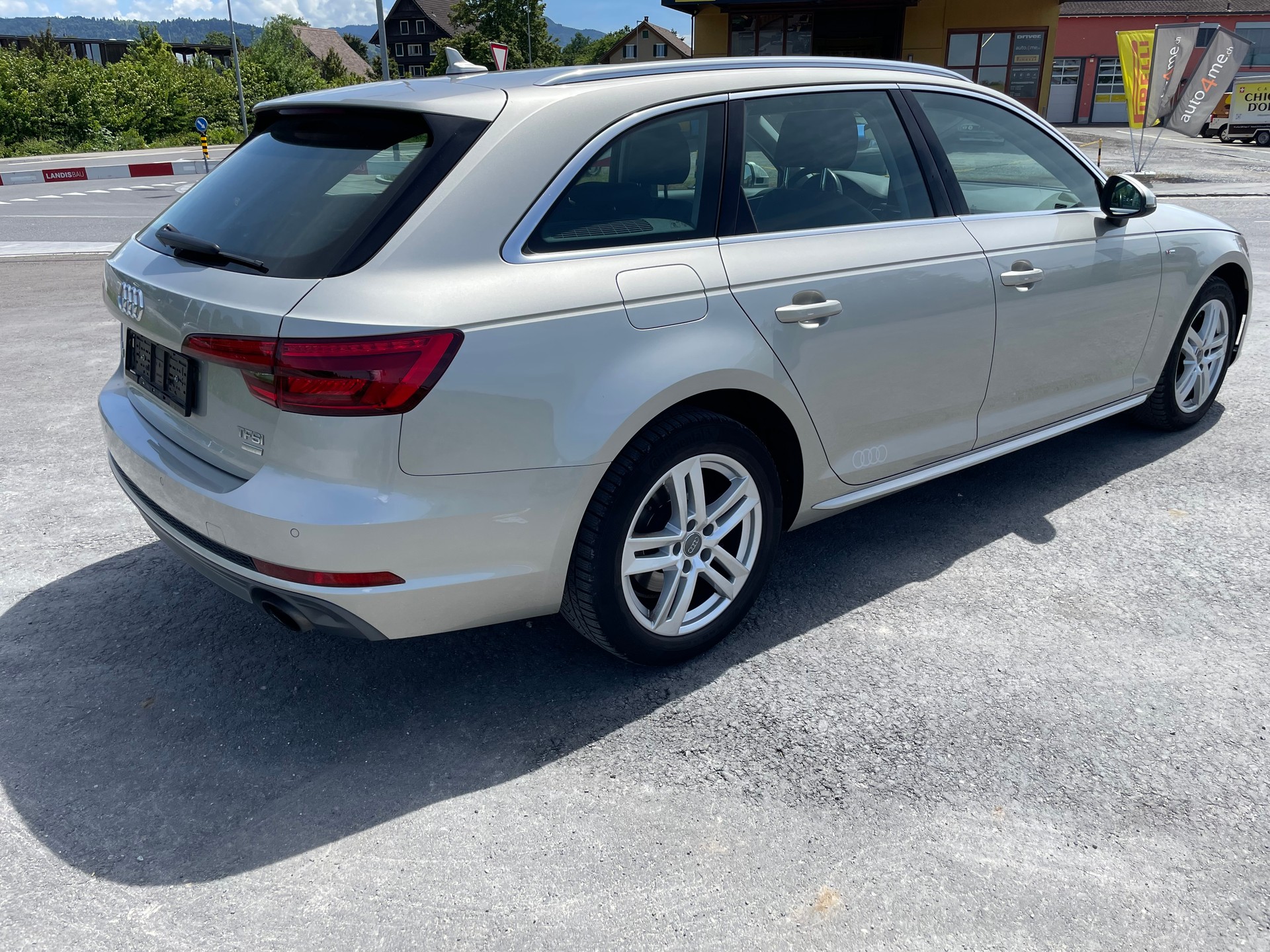 AUDI A4 Avant 2.0 TFSI S-tronic-image-3