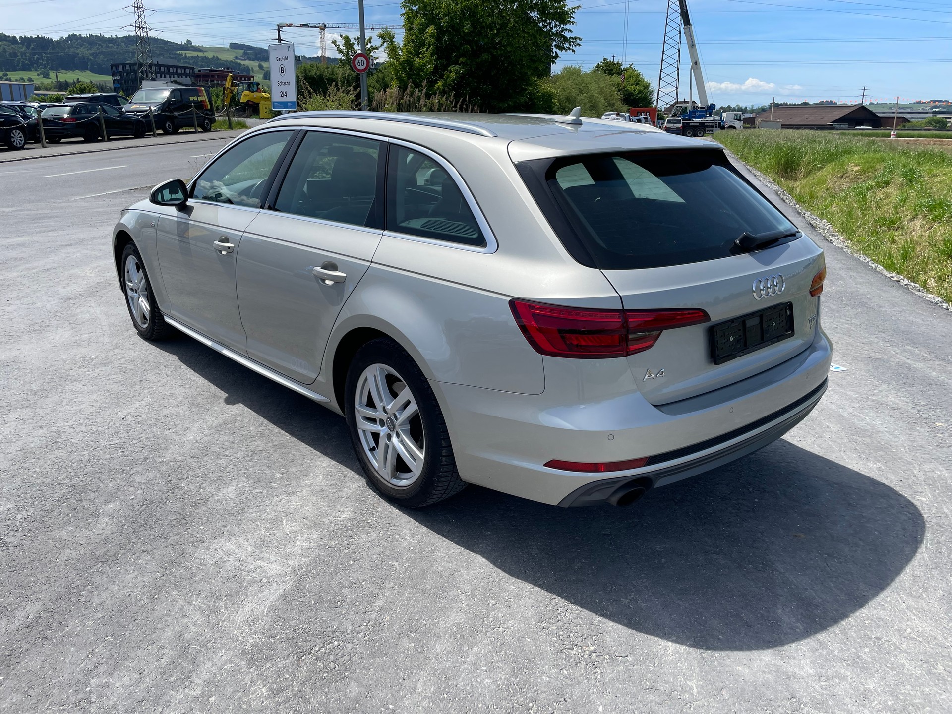AUDI A4 Avant 2.0 TFSI S-tronic-image-2