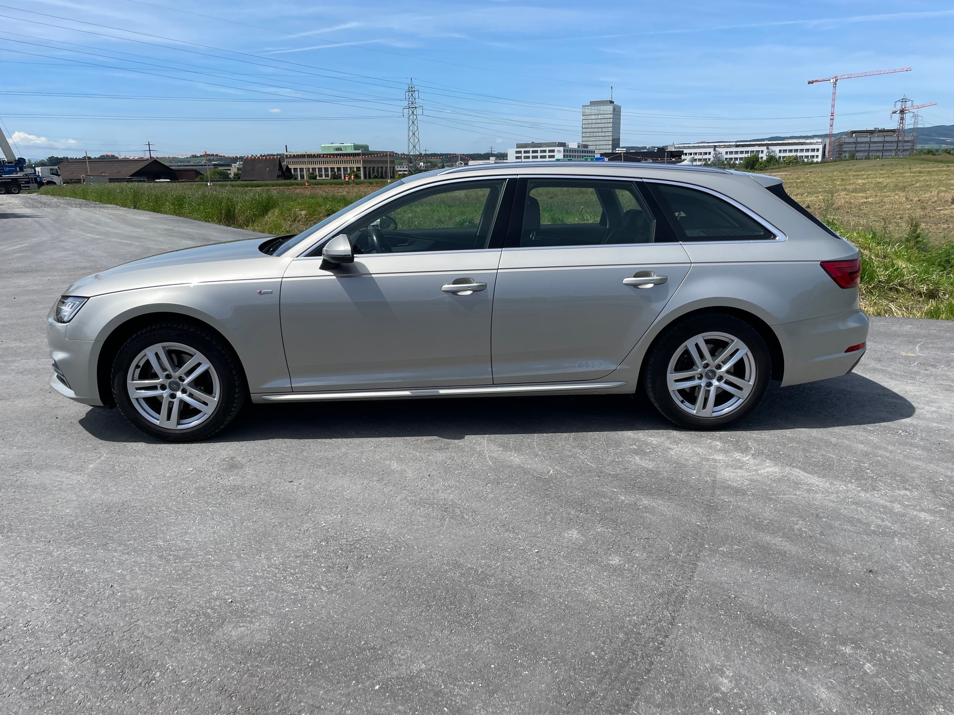 AUDI A4 Avant 2.0 TFSI S-tronic-image-1