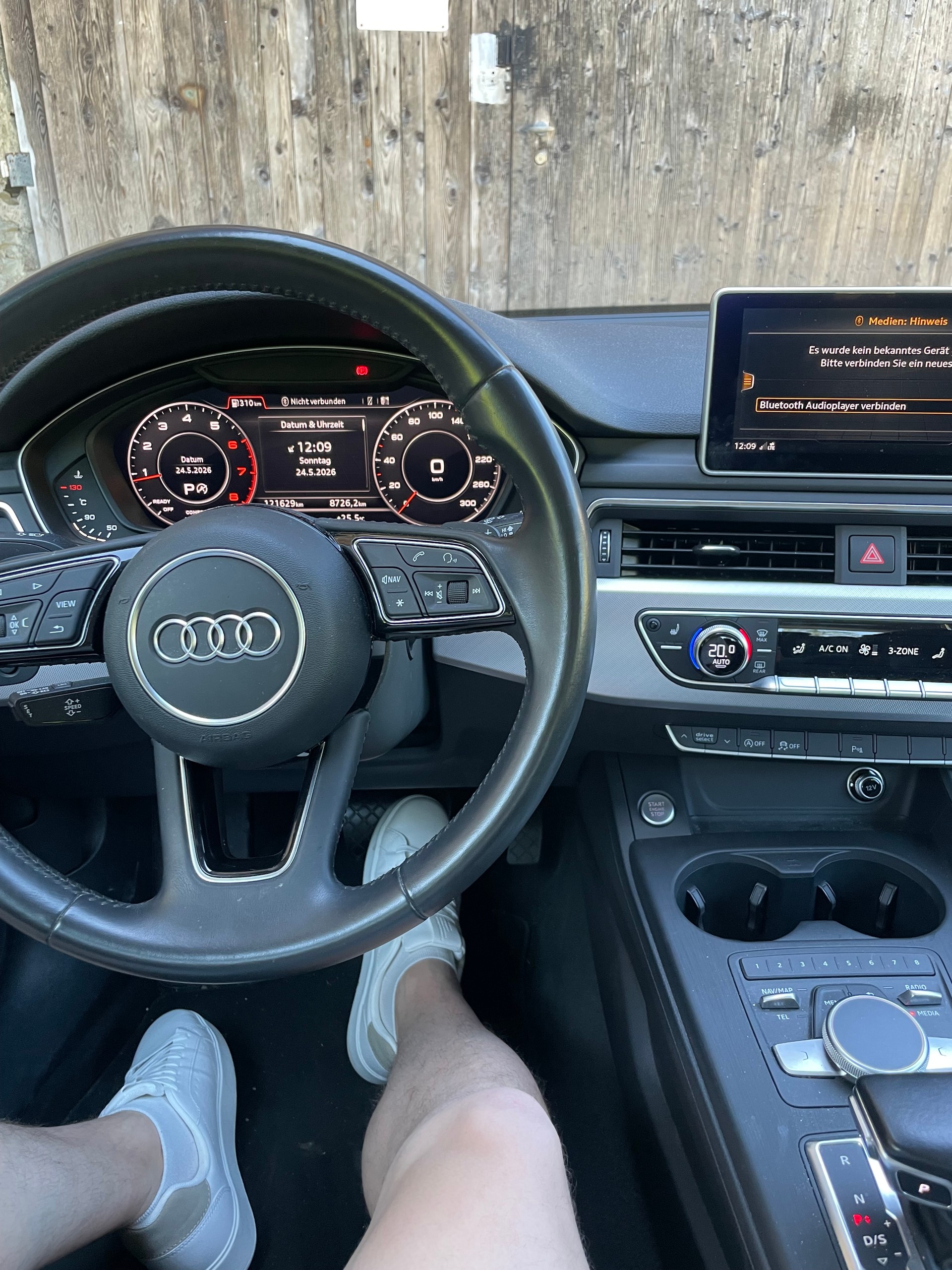 AUDI A4 Avant 2.0 TFSI S-tronic-image-4