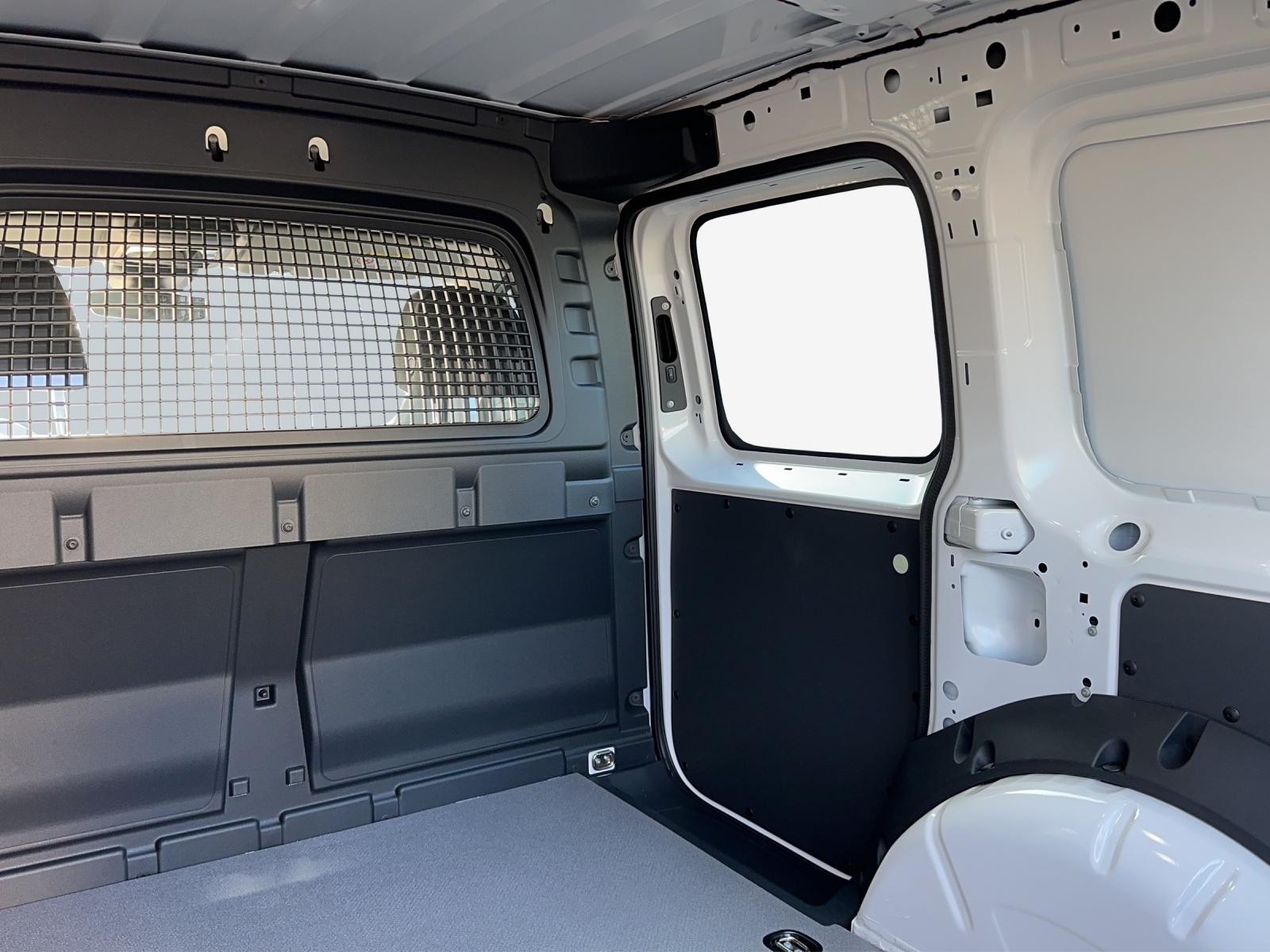 VW Caddy Cargo Entry 2.0TDI 102PS 6G-image-14