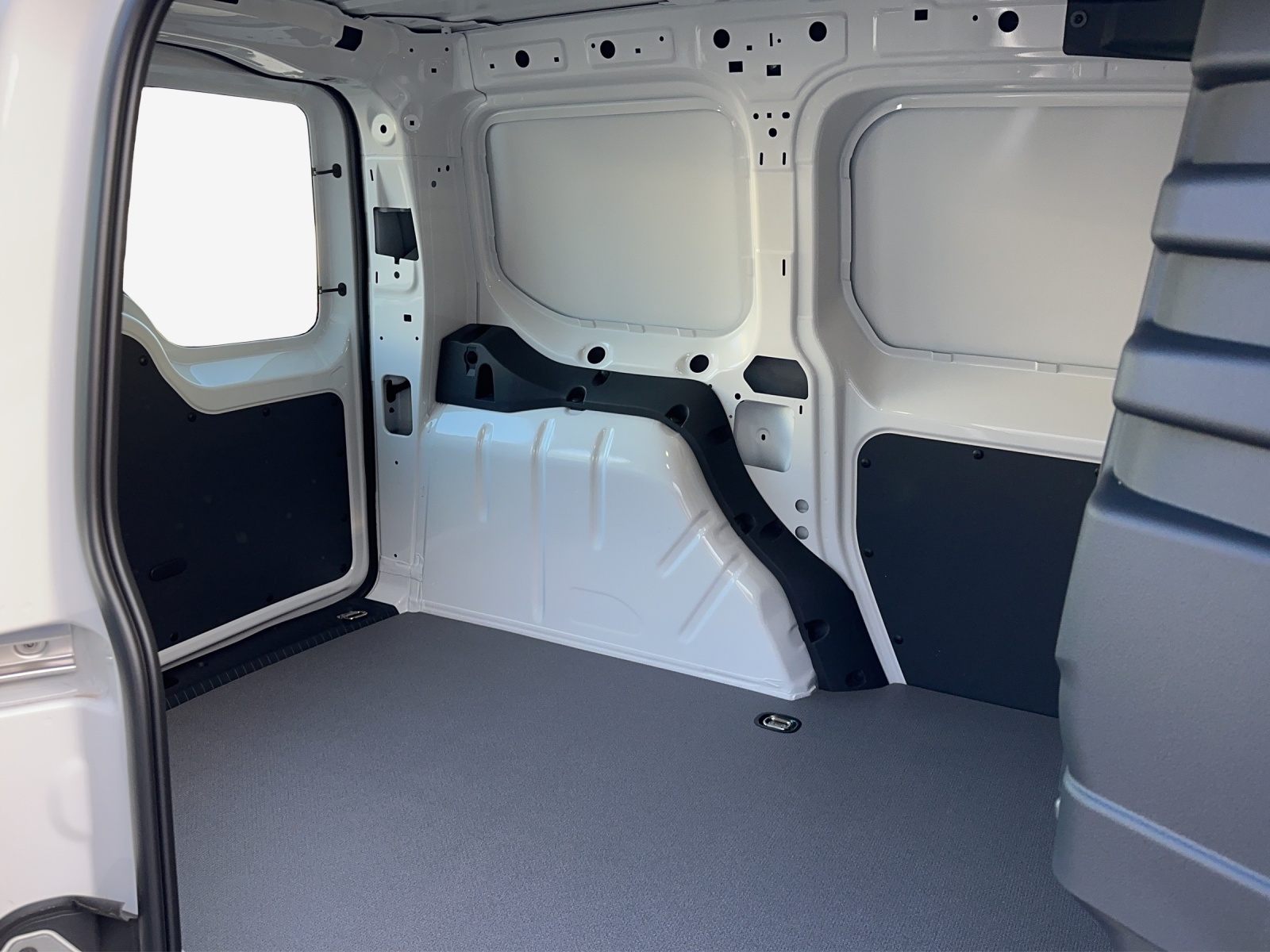 VW Caddy Cargo Entry 2.0TDI 102PS 6G-image-11