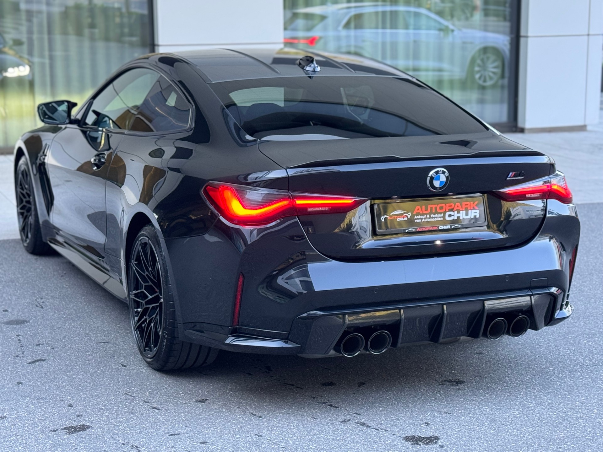BMW M4 Coupé Competition M xDrive-image-2