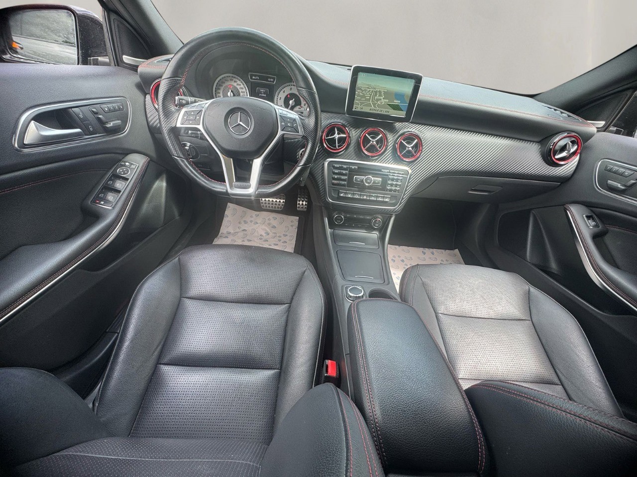 MERCEDES-BENZ A 250 Sport 7G-DCT-image-6