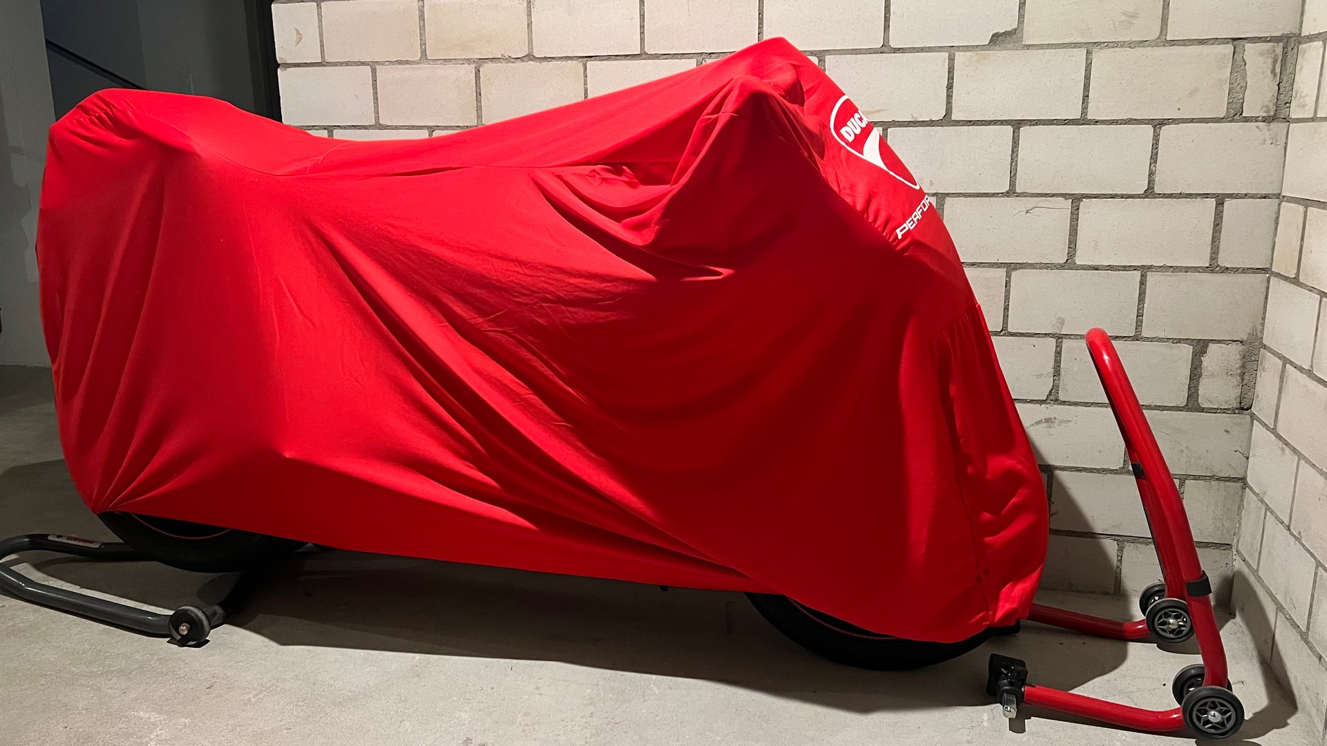 DUCATI 1198 S Corse Special Edition-image-1