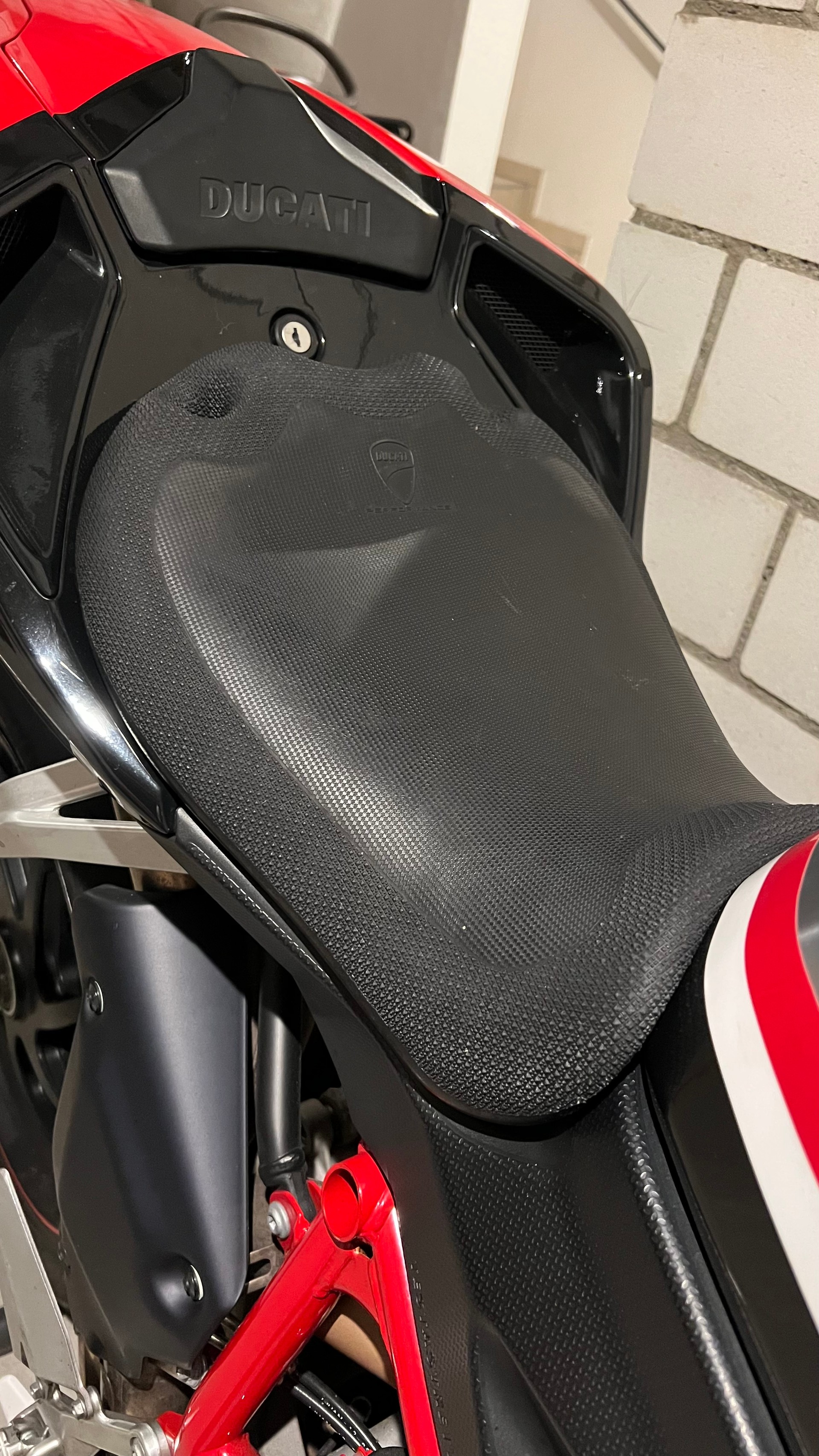 DUCATI 1198 S Corse Special Edition-image-6