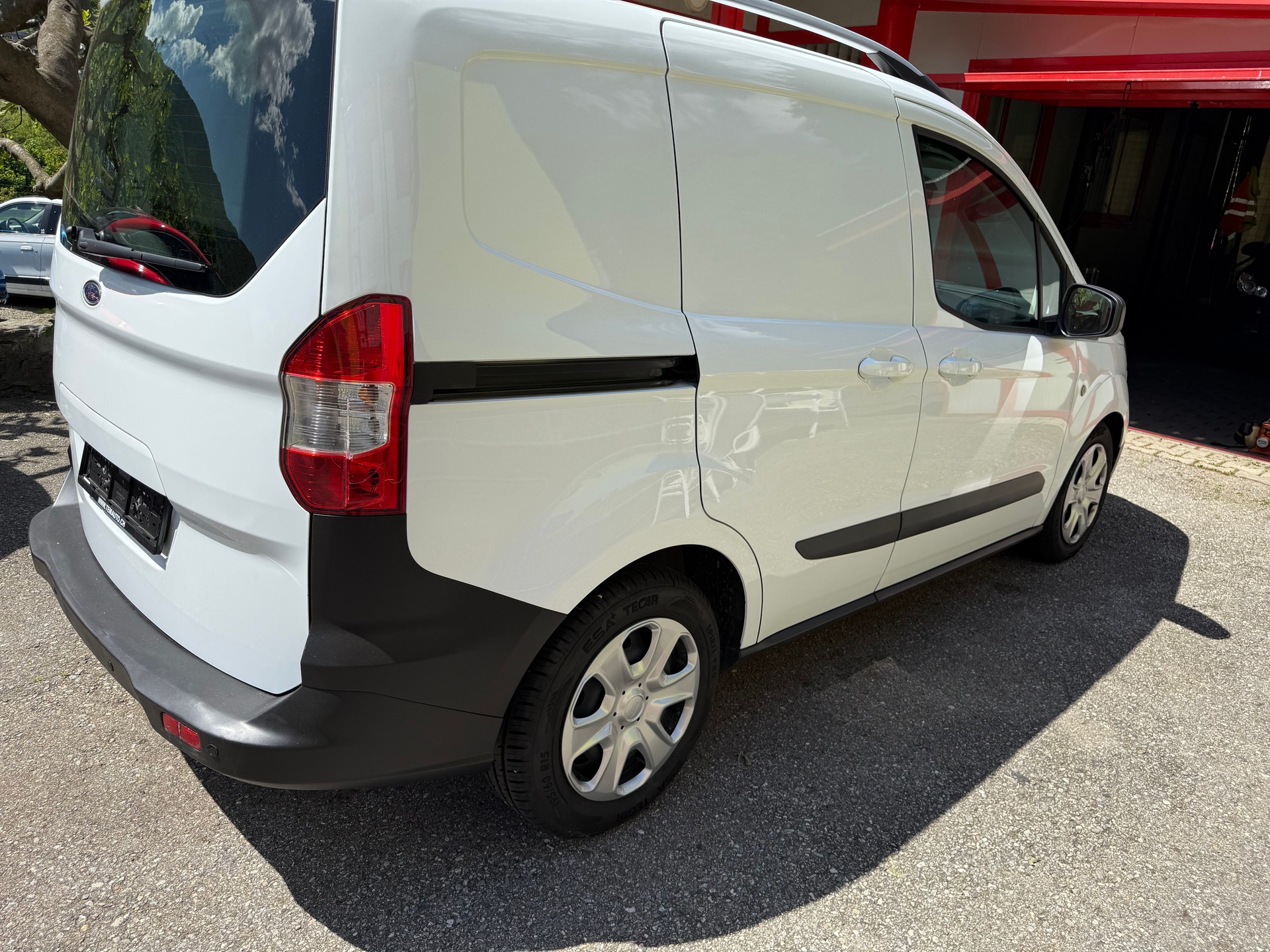 FORD Transit Courier Van 1.5 TDCi Trend-image-1