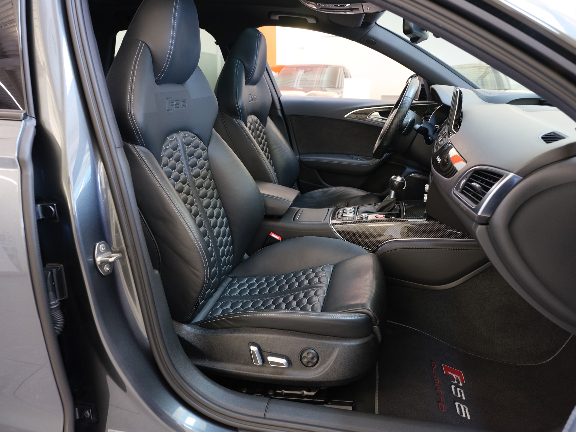 AUDI RS6 Avant 4.0 TFSI V8 performance quattro • SPORTAUSPUFFANLAGE-image-15