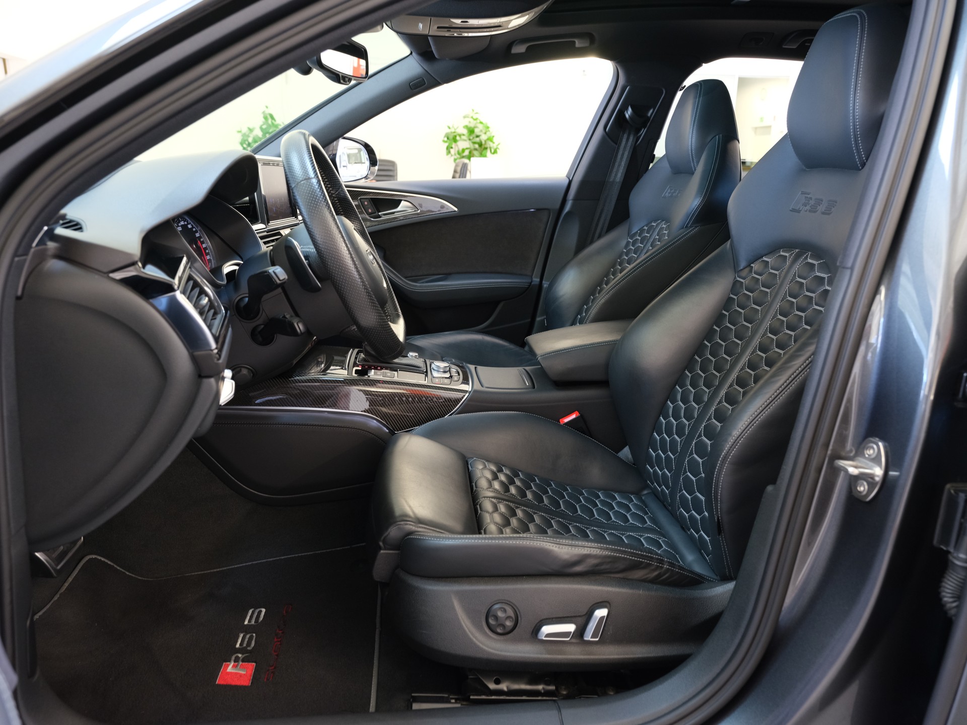AUDI RS6 Avant 4.0 TFSI V8 performance quattro • SPORTAUSPUFFANLAGE-image-9