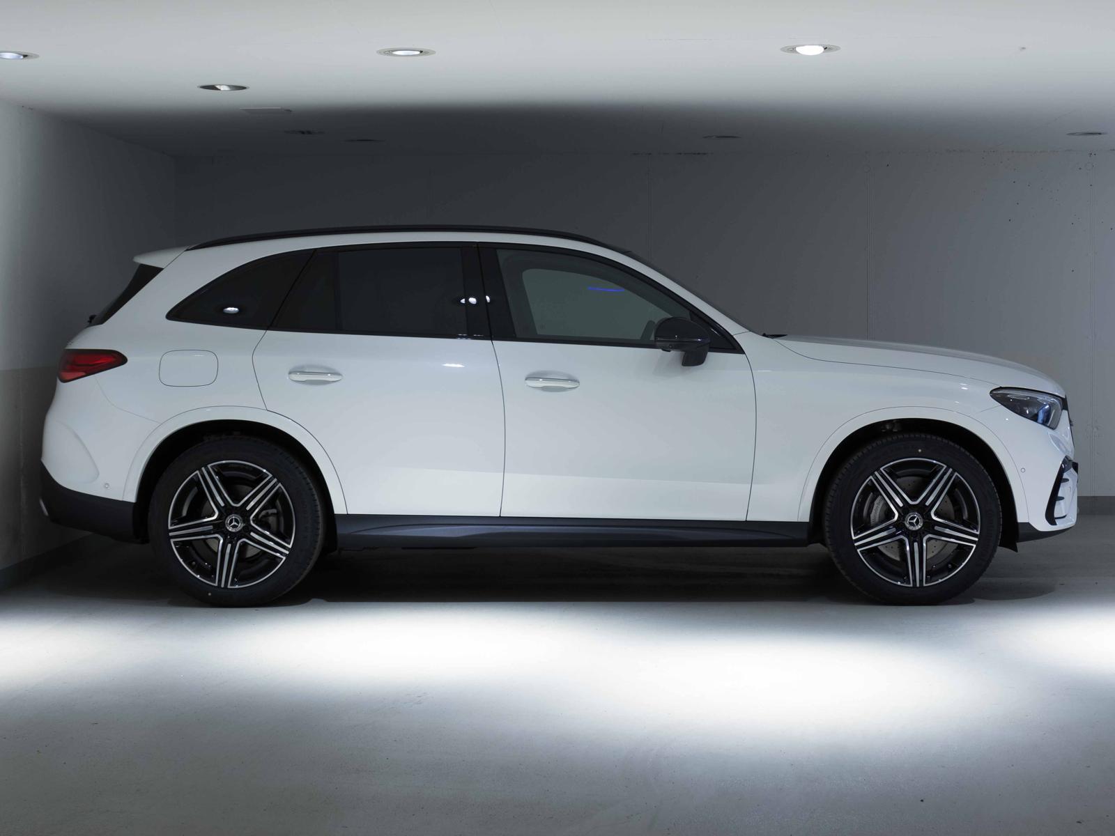 MERCEDES-BENZ GLC 300 d 4MATIC-image-2