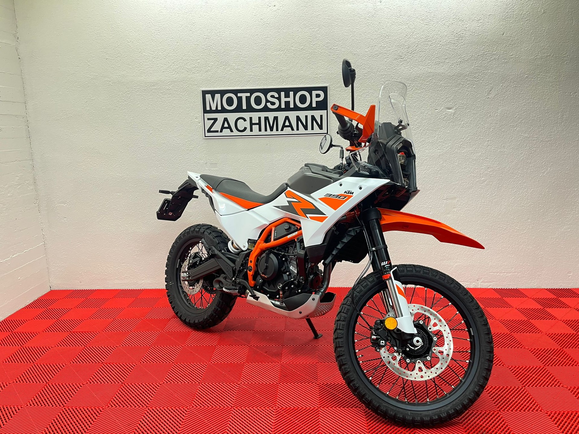 KTM 390 Adventure R-showroom-element-1