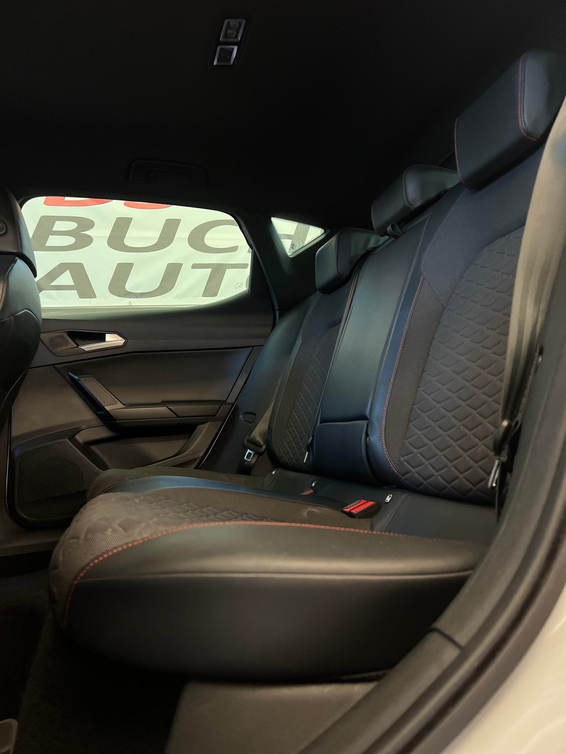 SEAT Leon ST 2.0 TDI EVO DSG FR-image-7