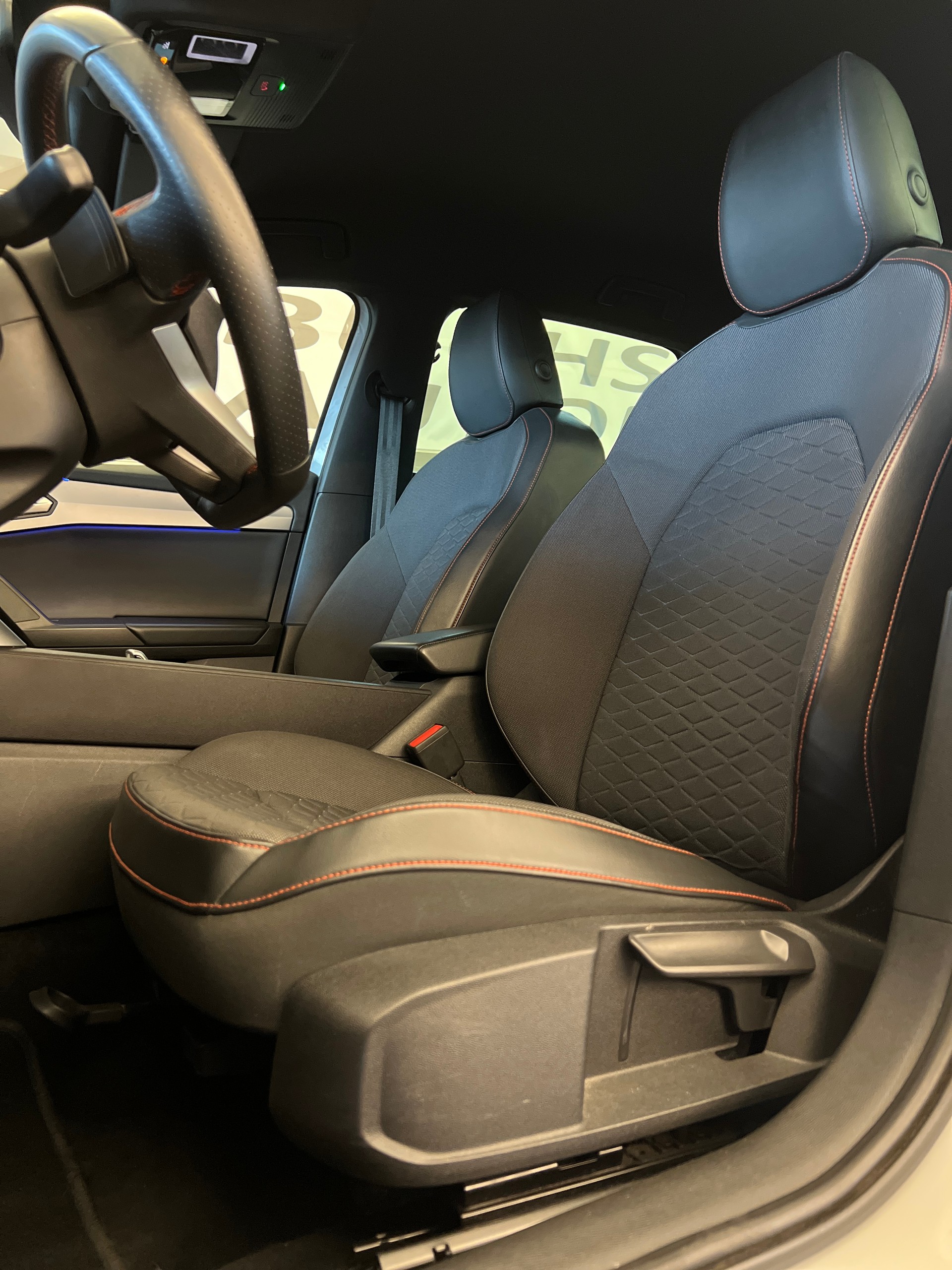 SEAT Leon ST 2.0 TDI EVO DSG FR-image-6