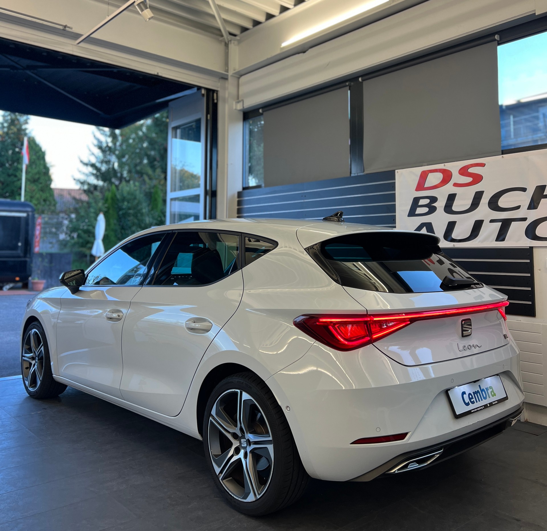 SEAT Leon ST 2.0 TDI EVO DSG FR-image-4