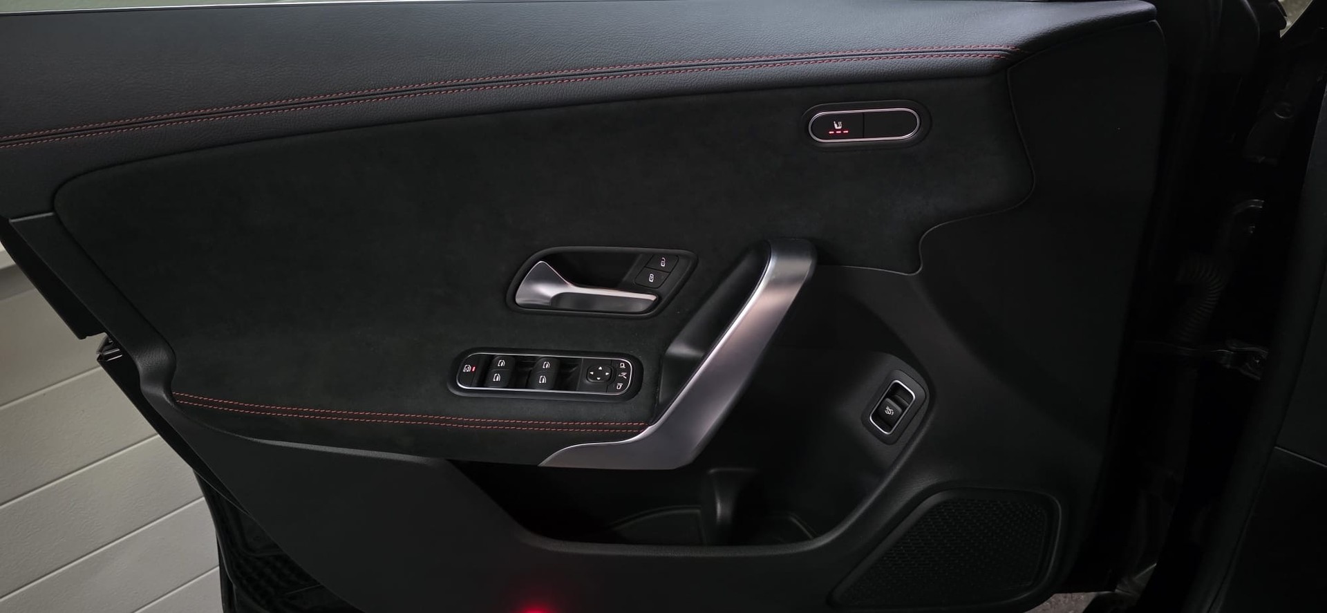 MERCEDES-BENZ CLA 200 AMG Line 7G-DCT *AHK*-image-14