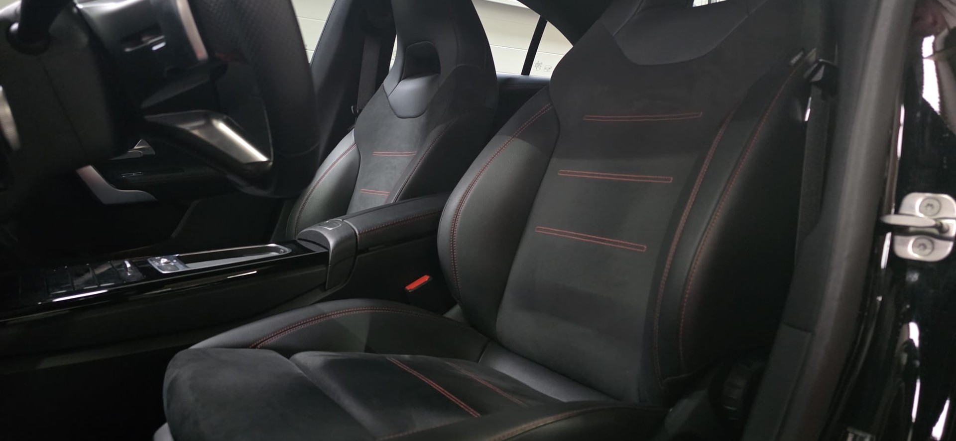 MERCEDES-BENZ CLA 200 AMG Line 7G-DCT *AHK*-image-10