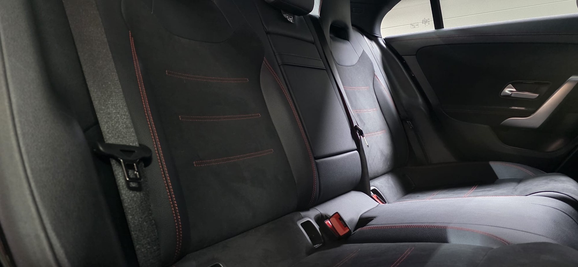MERCEDES-BENZ CLA 200 AMG Line 7G-DCT *AHK*-image-24
