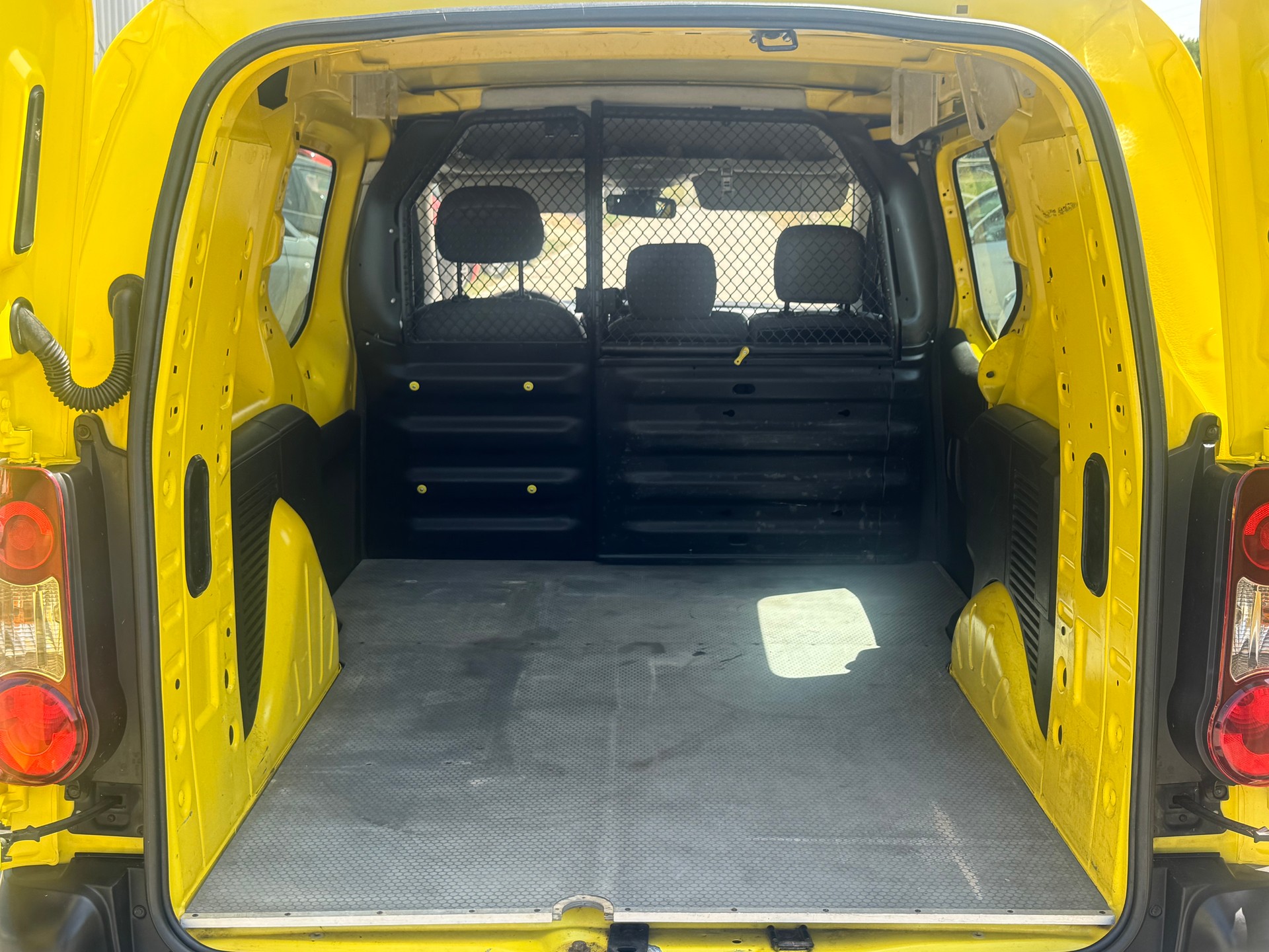 CITROEN Berlingo 1.6 e-HDi 800 Komf. A-image-9
