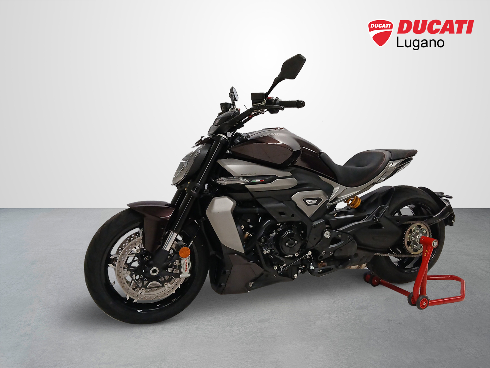 DUCATI X Diavel V4-showroom-element-1