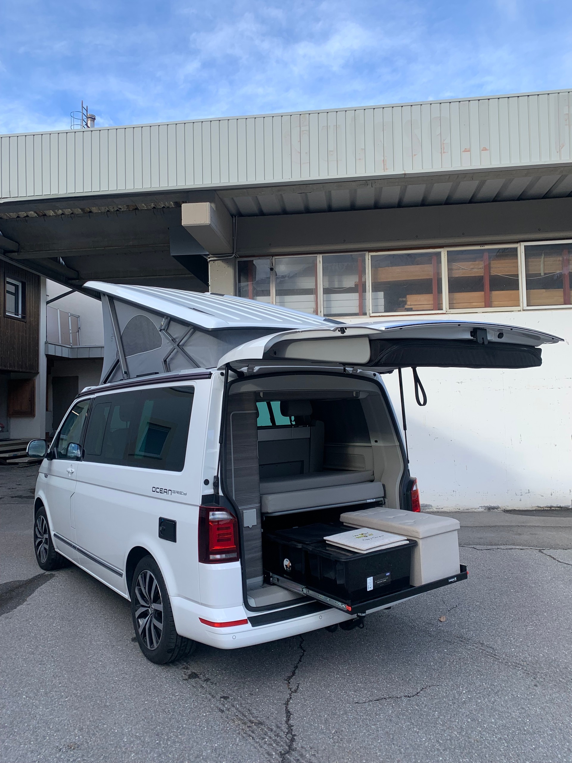 VW T6 California 2.0 TDI Ocean GREY DSG-image-2