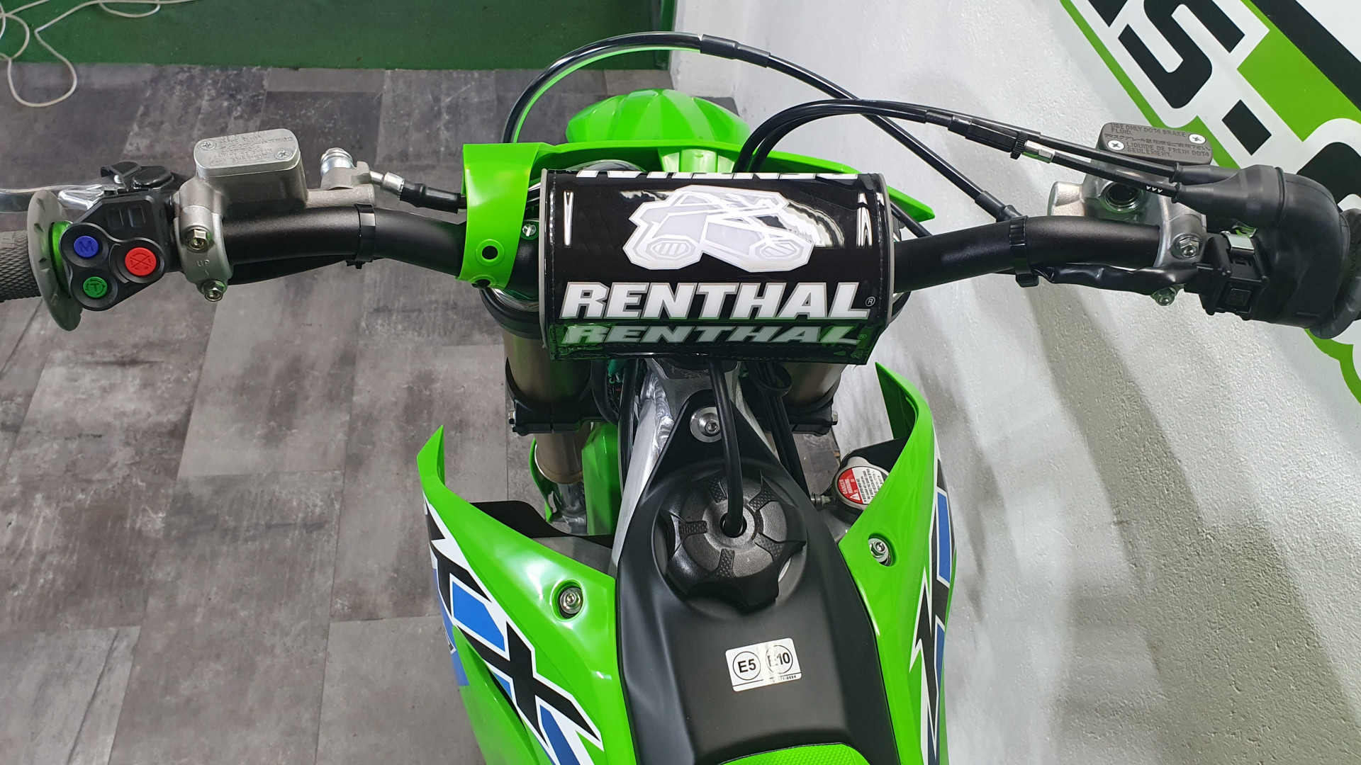 KAWASAKI KX 450-showroom-element-1