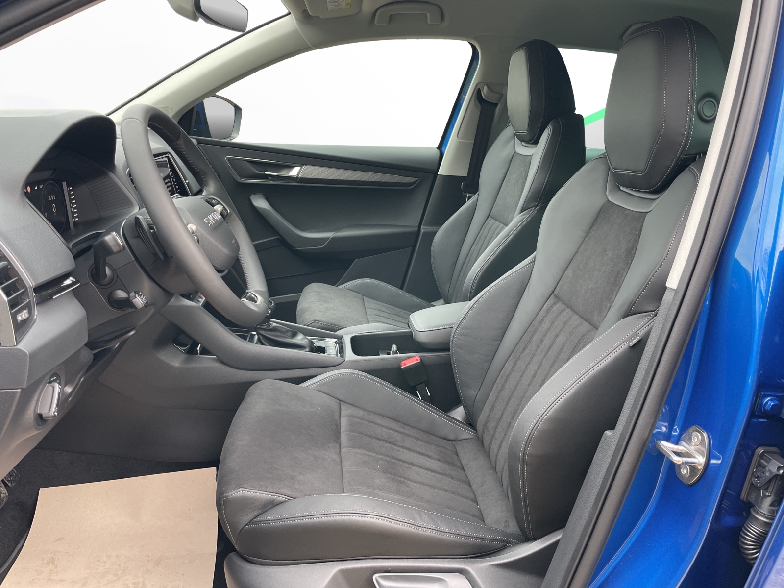SKODA Karoq 1.5 TSI Dynamic DSG-image-6