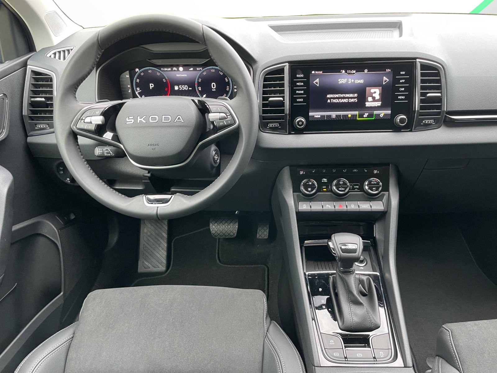 SKODA Karoq 1.5 TSI Dynamic DSG-image-9