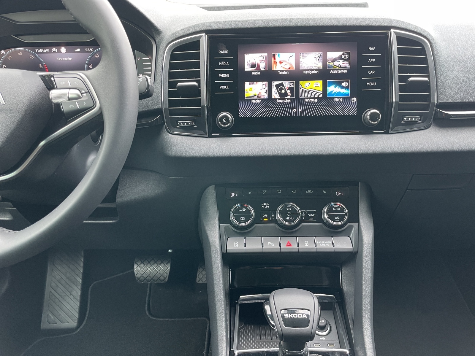SKODA Karoq 1.5 TSI Dynamic DSG-image-10