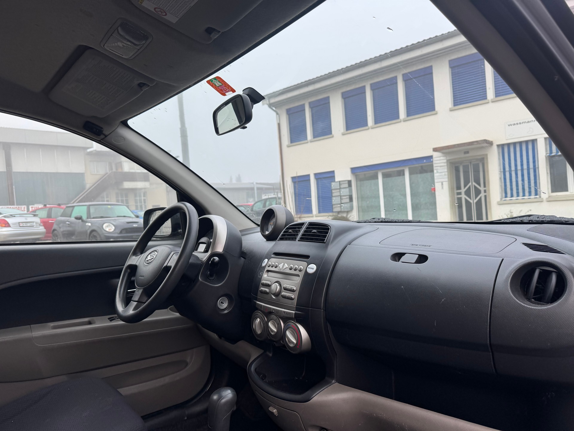 DAIHATSU Sirion 1.3 S eco-4WD-image-9