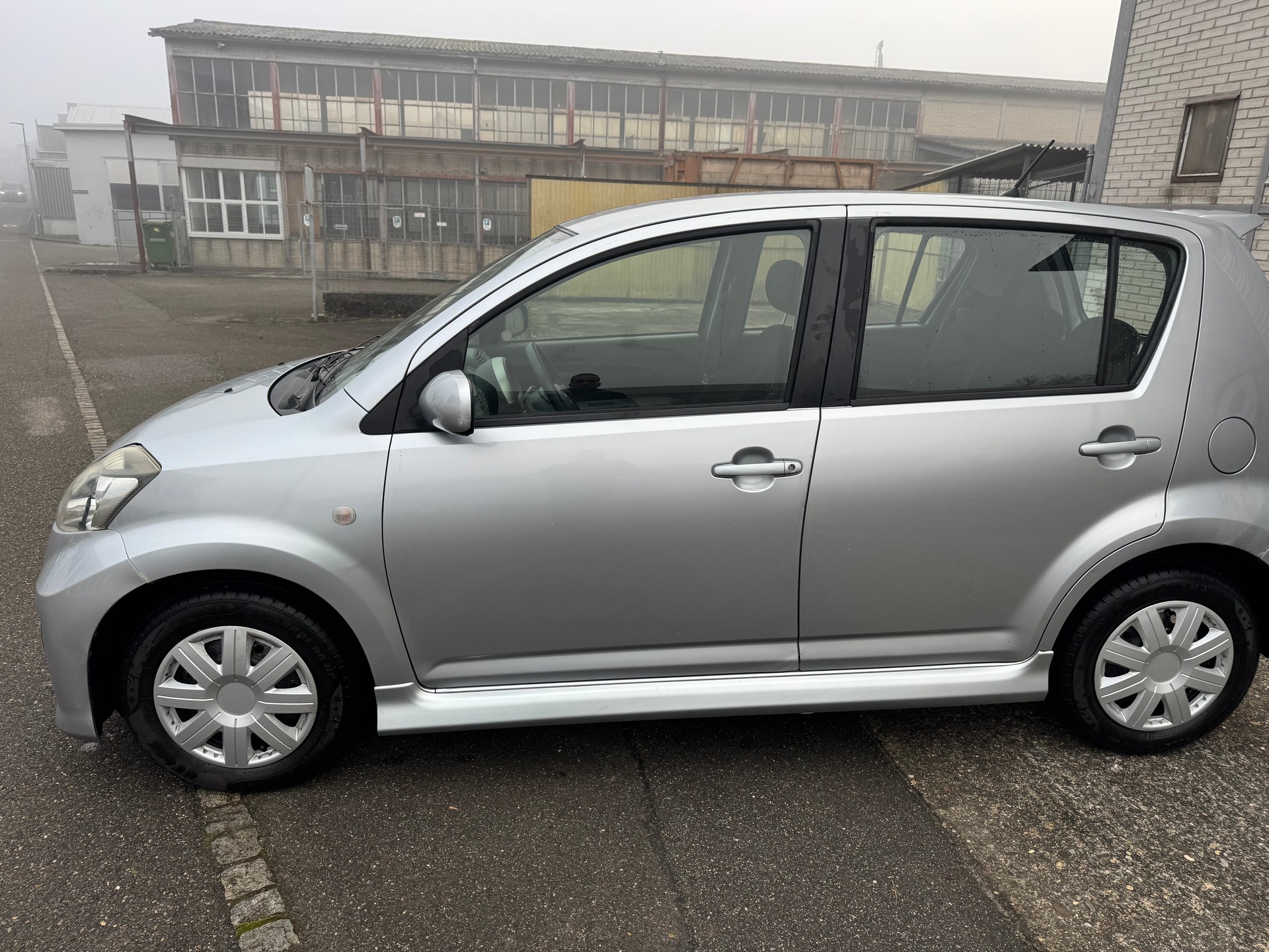 DAIHATSU Sirion 1.3 S eco-4WD-image-3