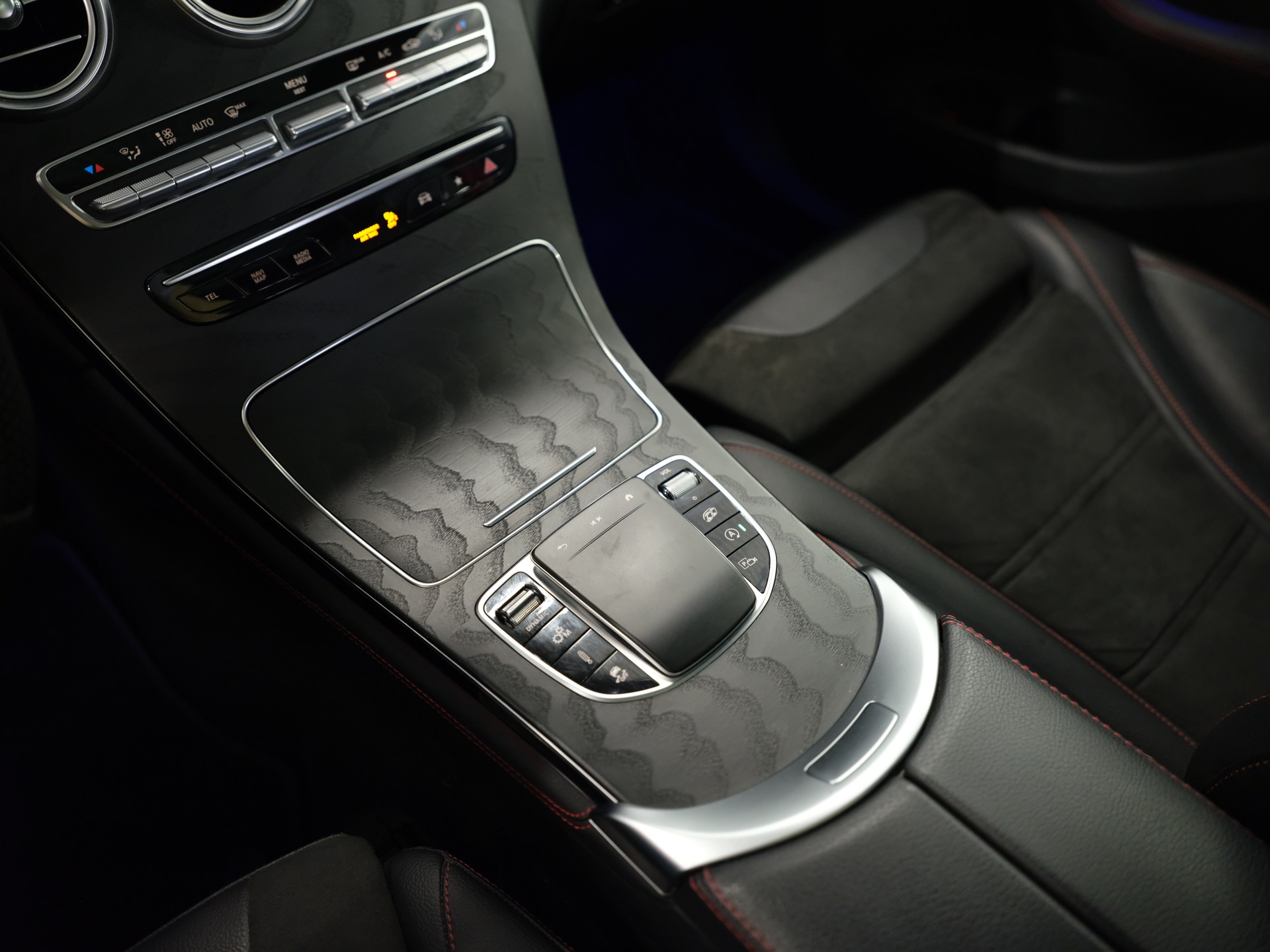 MERCEDES-BENZ GLC 43 AMG 4Matic 9G-Tronic-image-17