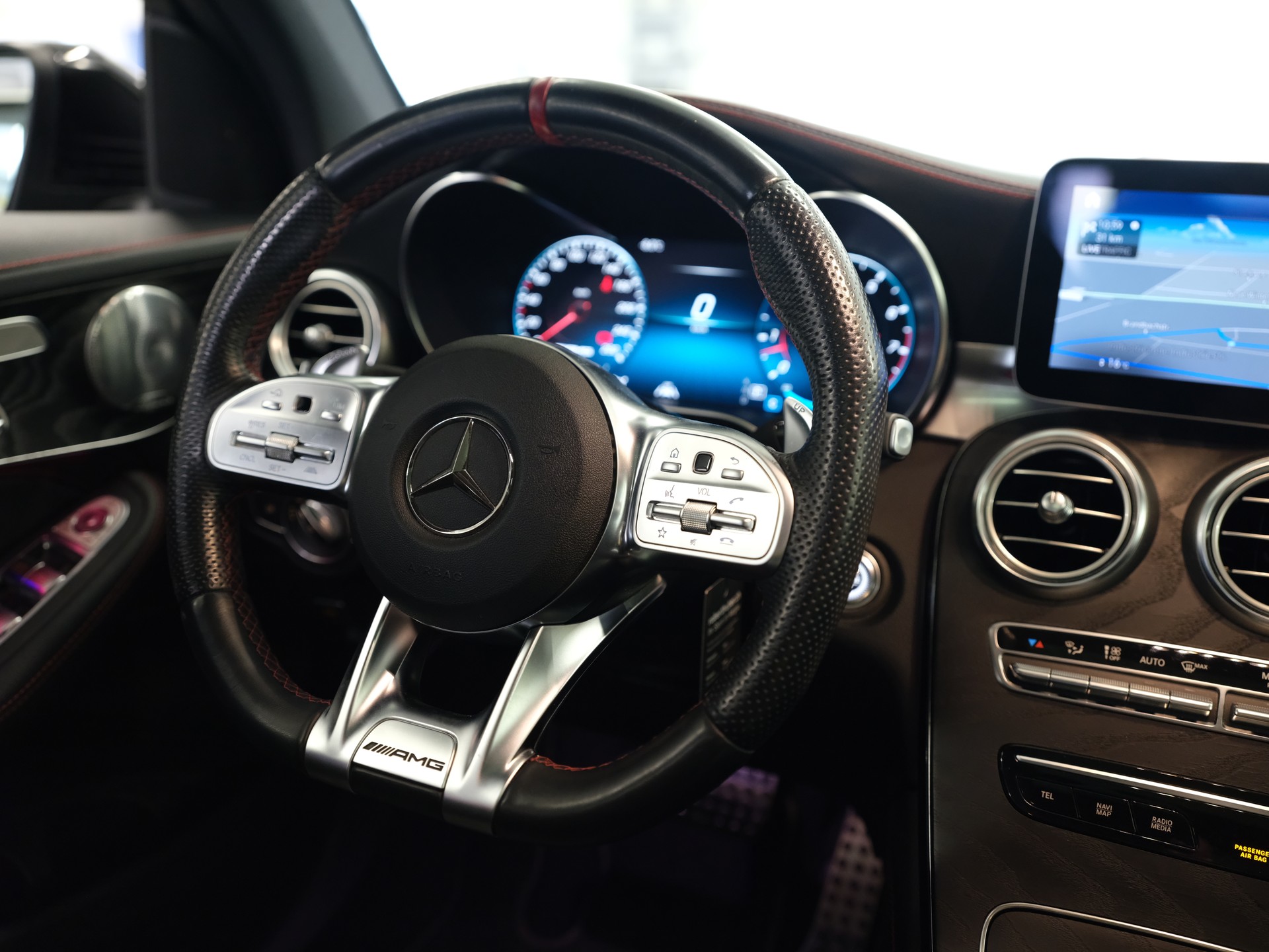 MERCEDES-BENZ GLC 43 AMG 4Matic 9G-Tronic-image-14