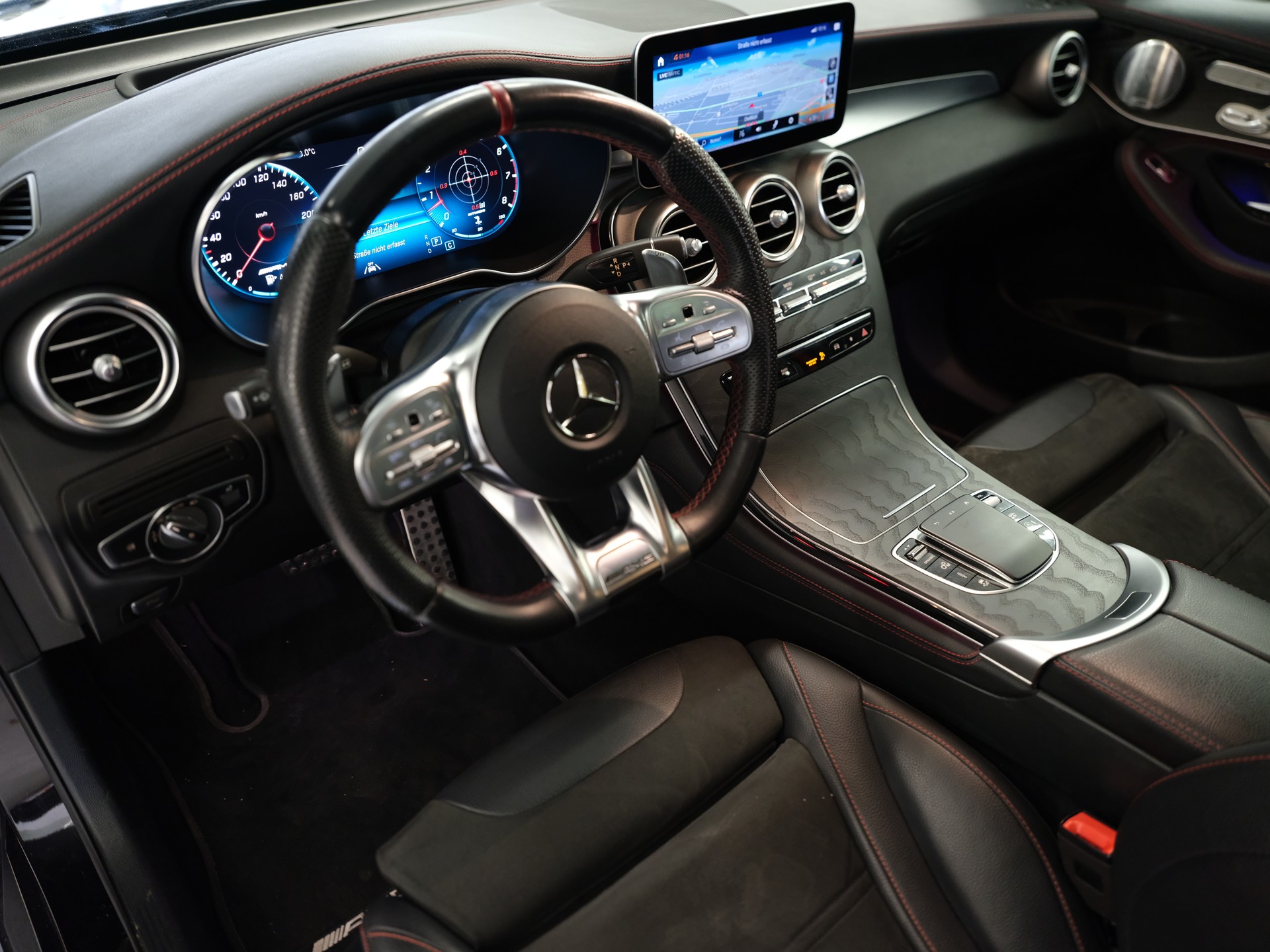 MERCEDES-BENZ GLC 43 AMG 4Matic 9G-Tronic-image-12
