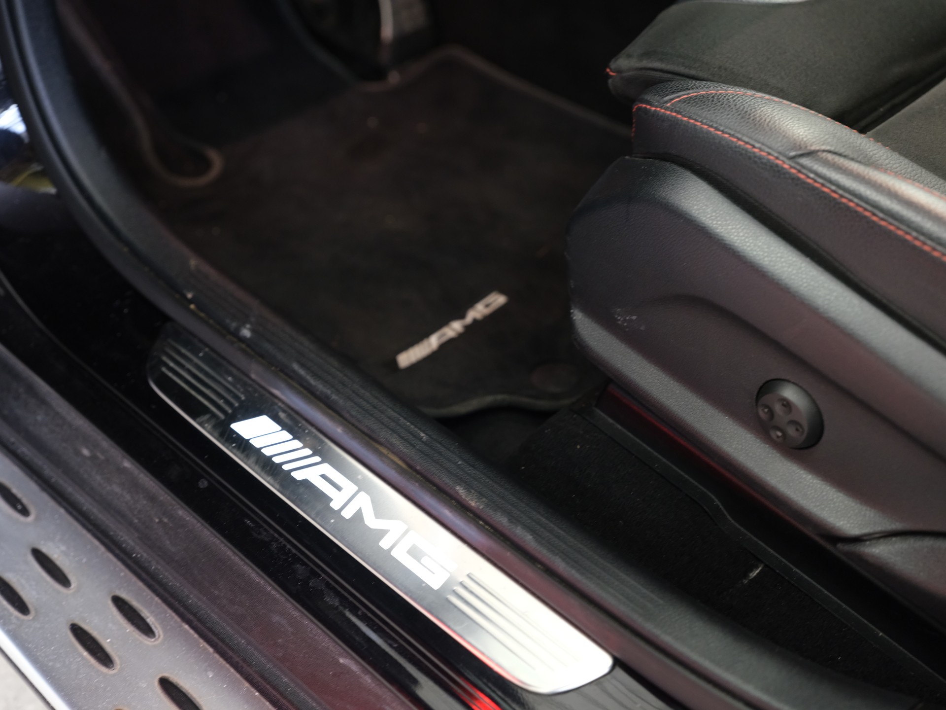 MERCEDES-BENZ GLC 43 AMG 4Matic 9G-Tronic-image-22