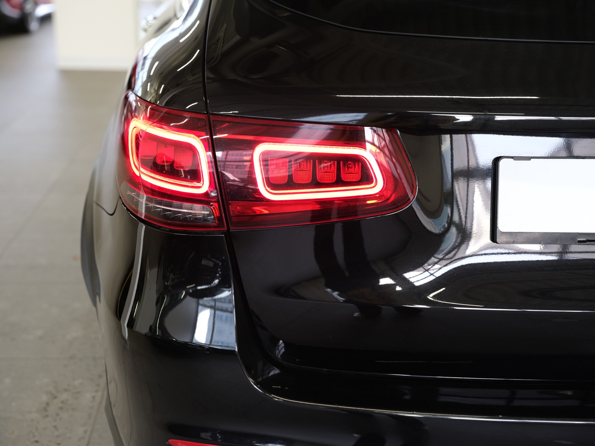 MERCEDES-BENZ GLC 43 AMG 4Matic 9G-Tronic-image-11