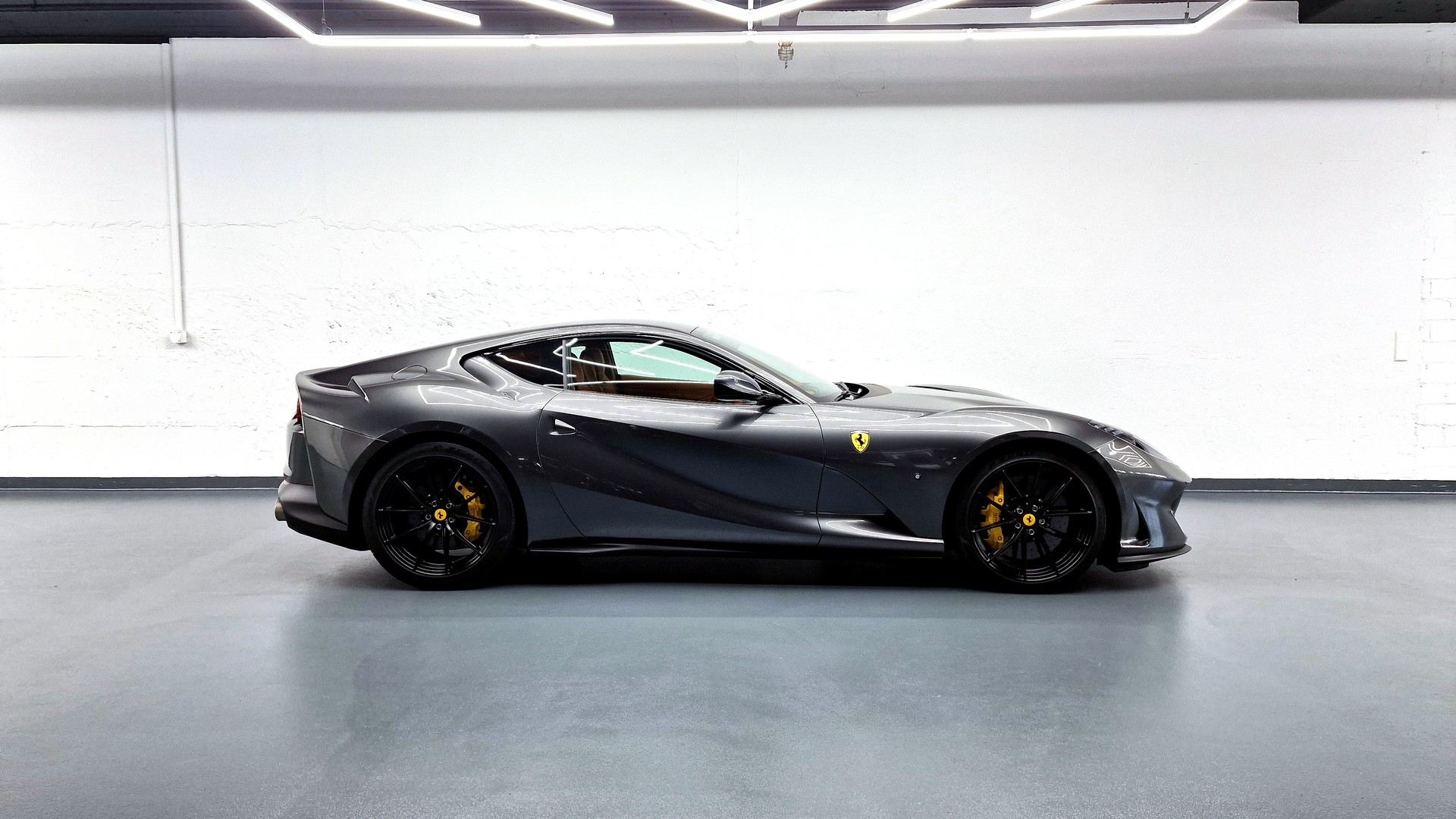 FERRARI 812 Superfast 6.5-image-0