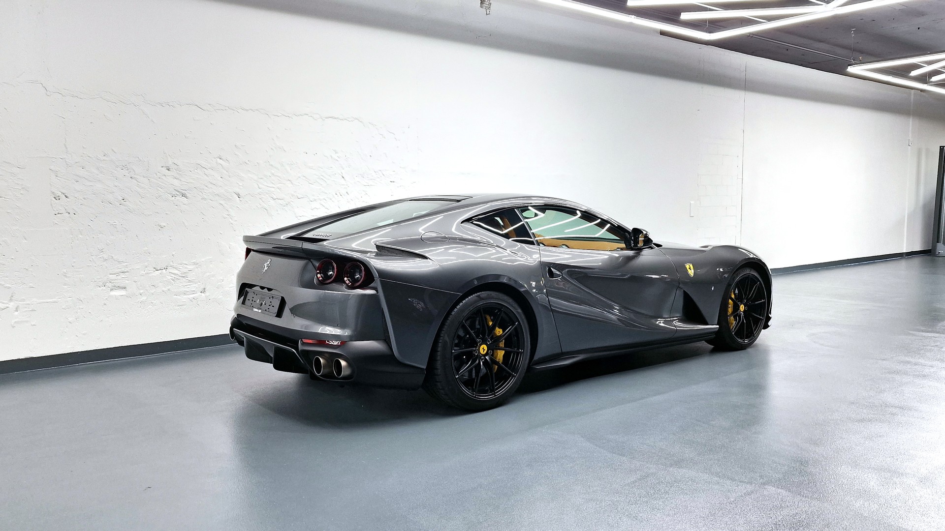 FERRARI 812 Superfast 6.5-image-2